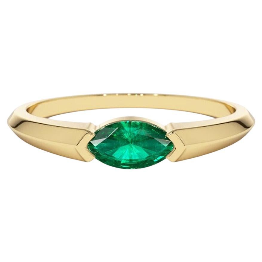 14k Gold Marquise-Ring mit natürlichem Smaragd in Marquiseschliff im Angebot