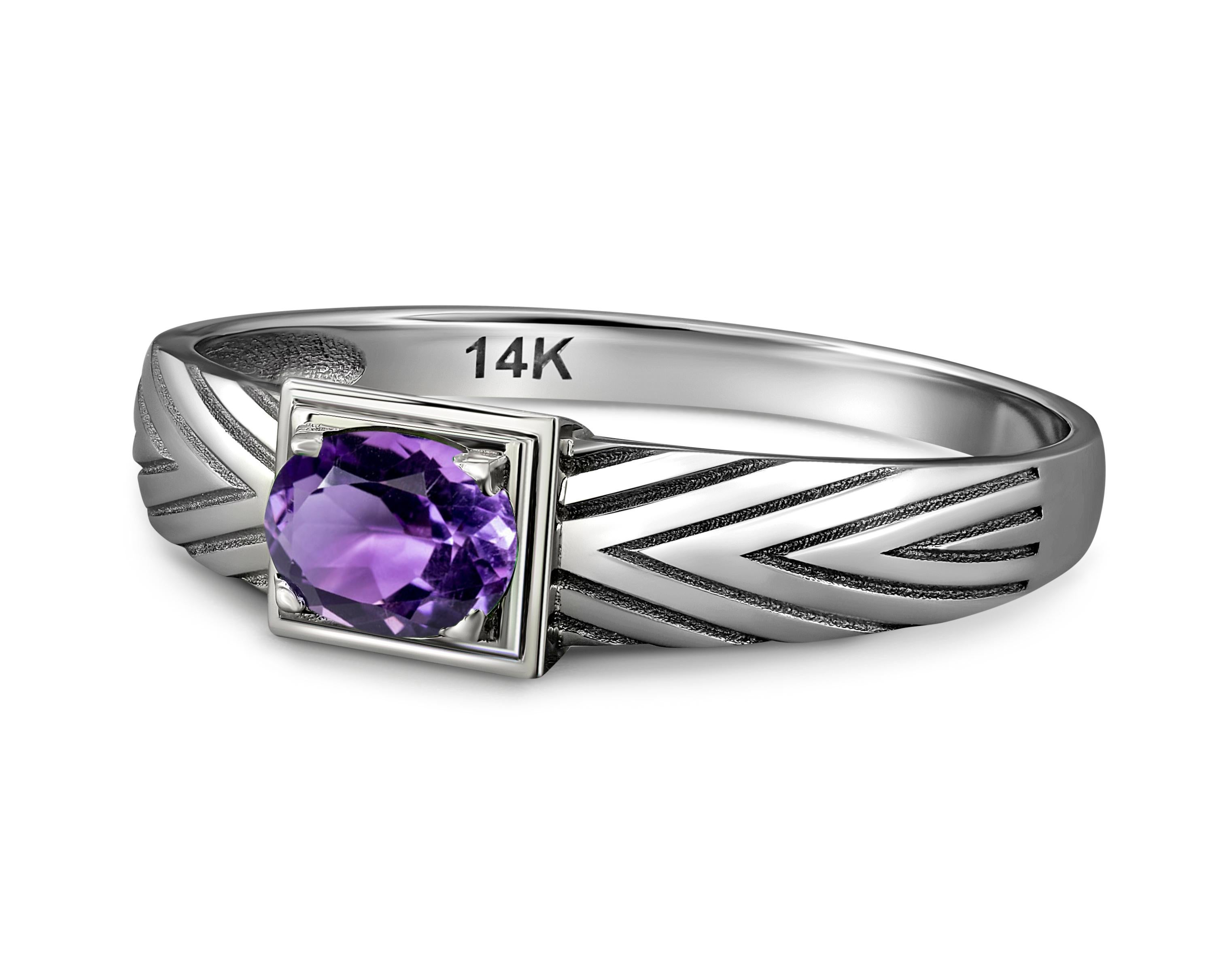 14K Gold Mens Ring with Amethyst. 
Gold ring for men with amethyst. Unisex ring with amethyst. Natural amethyst ring. Oval amethyst ring. 

Metal: 14k gold
Weight: 1.8 g. depends from size

Central stone: Natural amethyst
Weight - approx 1 ct, oval