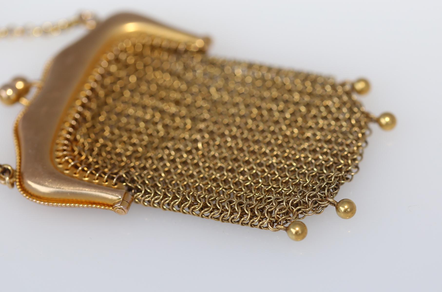 14K Gold Mesh Purse Chain, 1895 In Good Condition For Sale In Herzelia, Tel Aviv