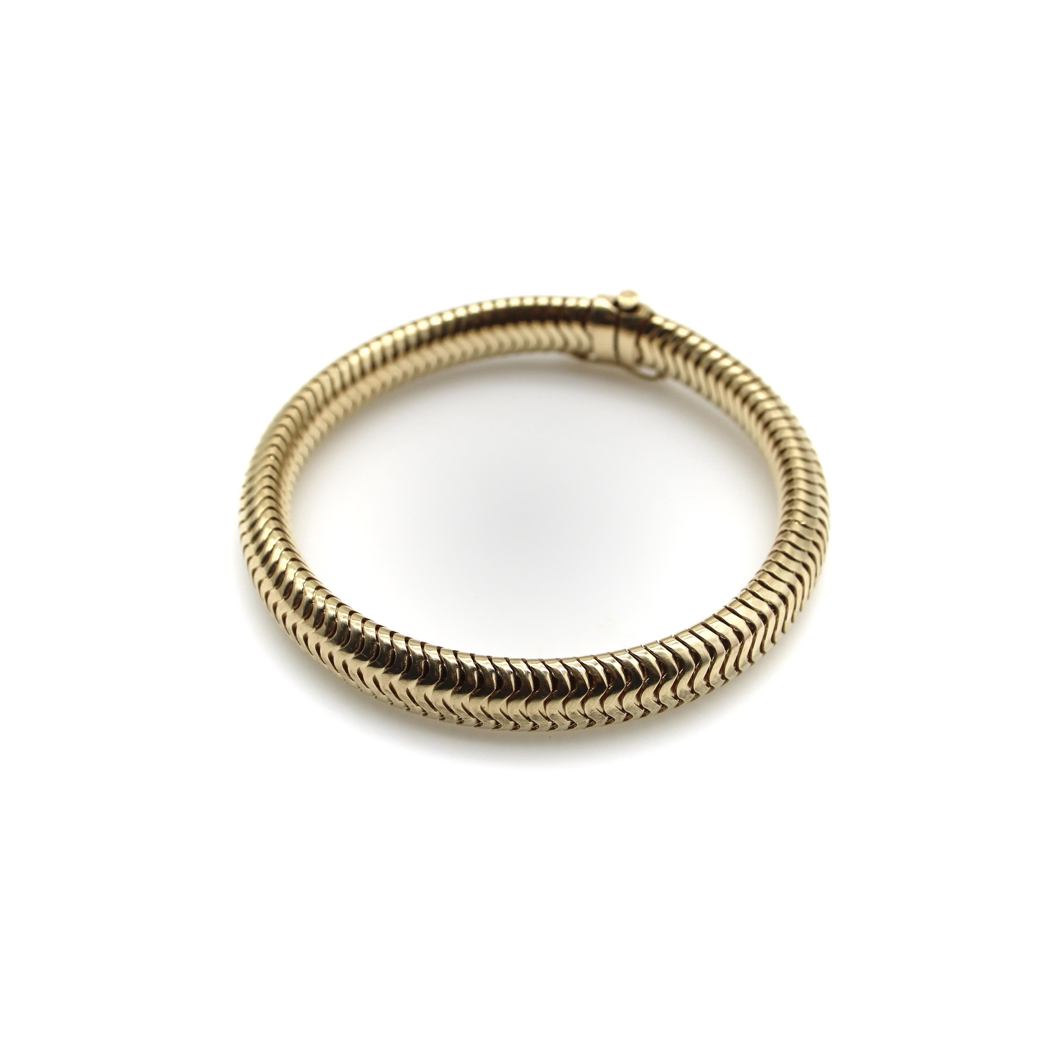 14K Gold Mid-Century Thick Snake Chain Bracelet In Good Condition For Sale In Venice, CA