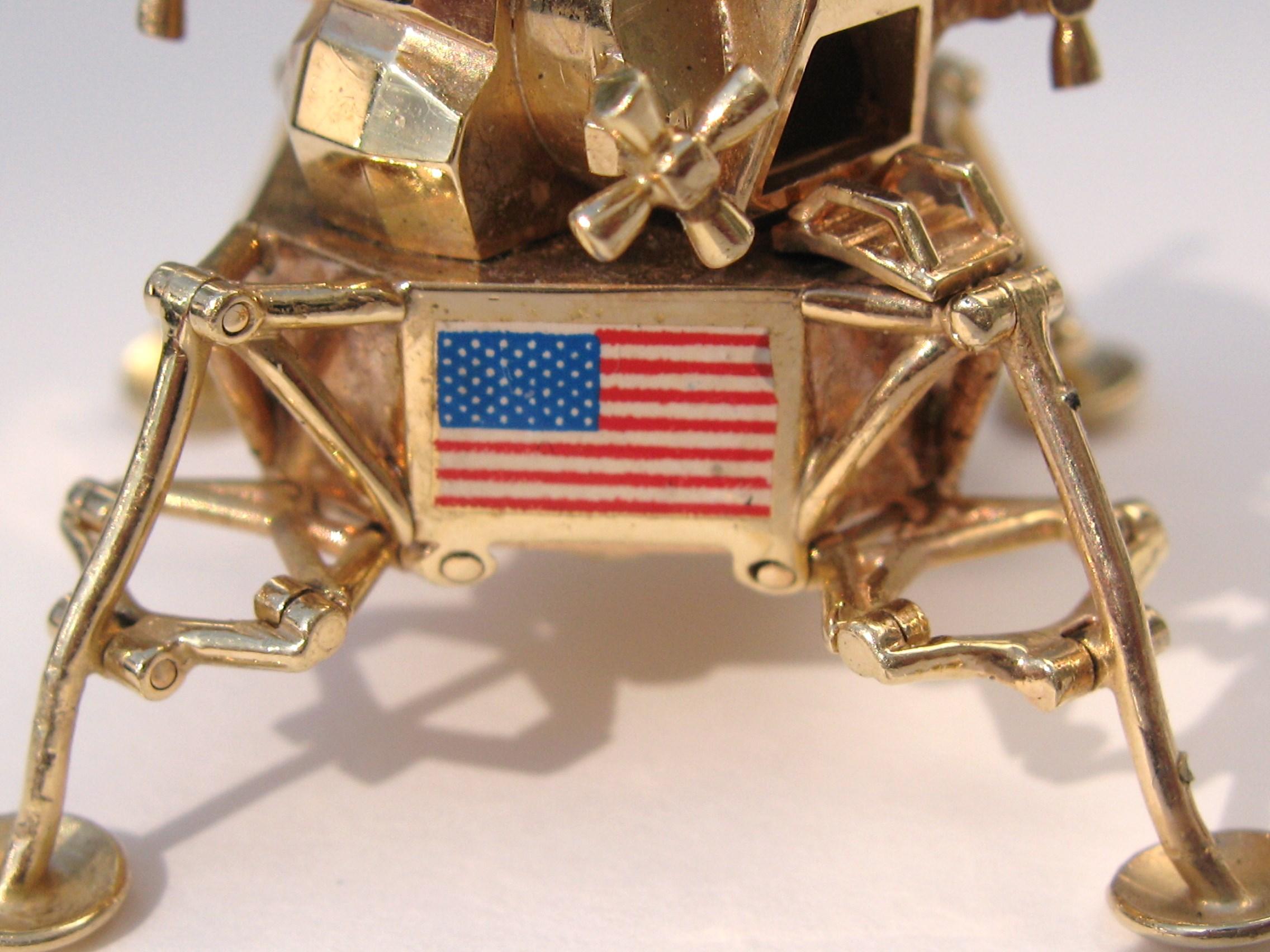 Contemporary 14 Karat Gold model of Apollo 11 articulated Lunar Excursion, 1969 Module, USA