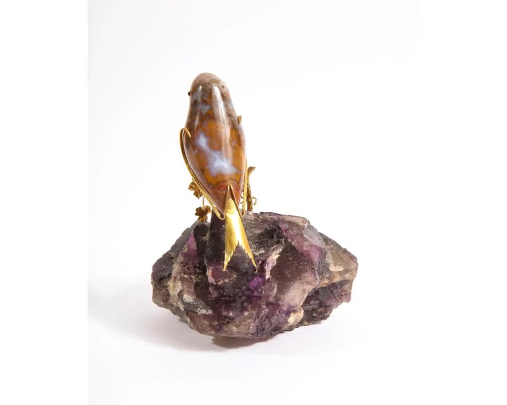 14k Gold Mounted Agate Bird on Carved Amethyst Rock In Good Condition For Sale In New York, NY