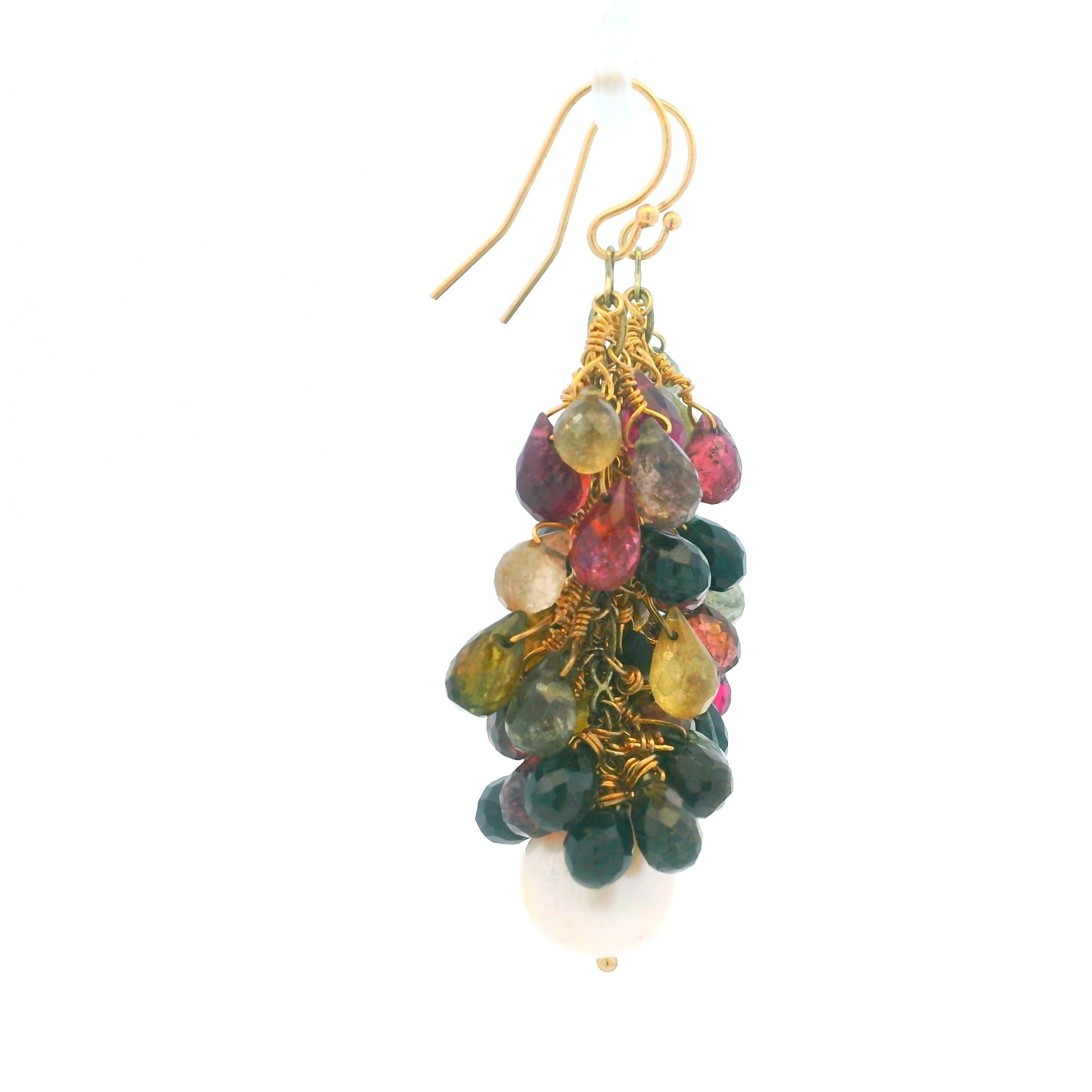 14K Gold Multi-Color Turmalin Kaskaden-Ohrringe mit Süßwasserperlen (Gemischter Schliff) im Angebot