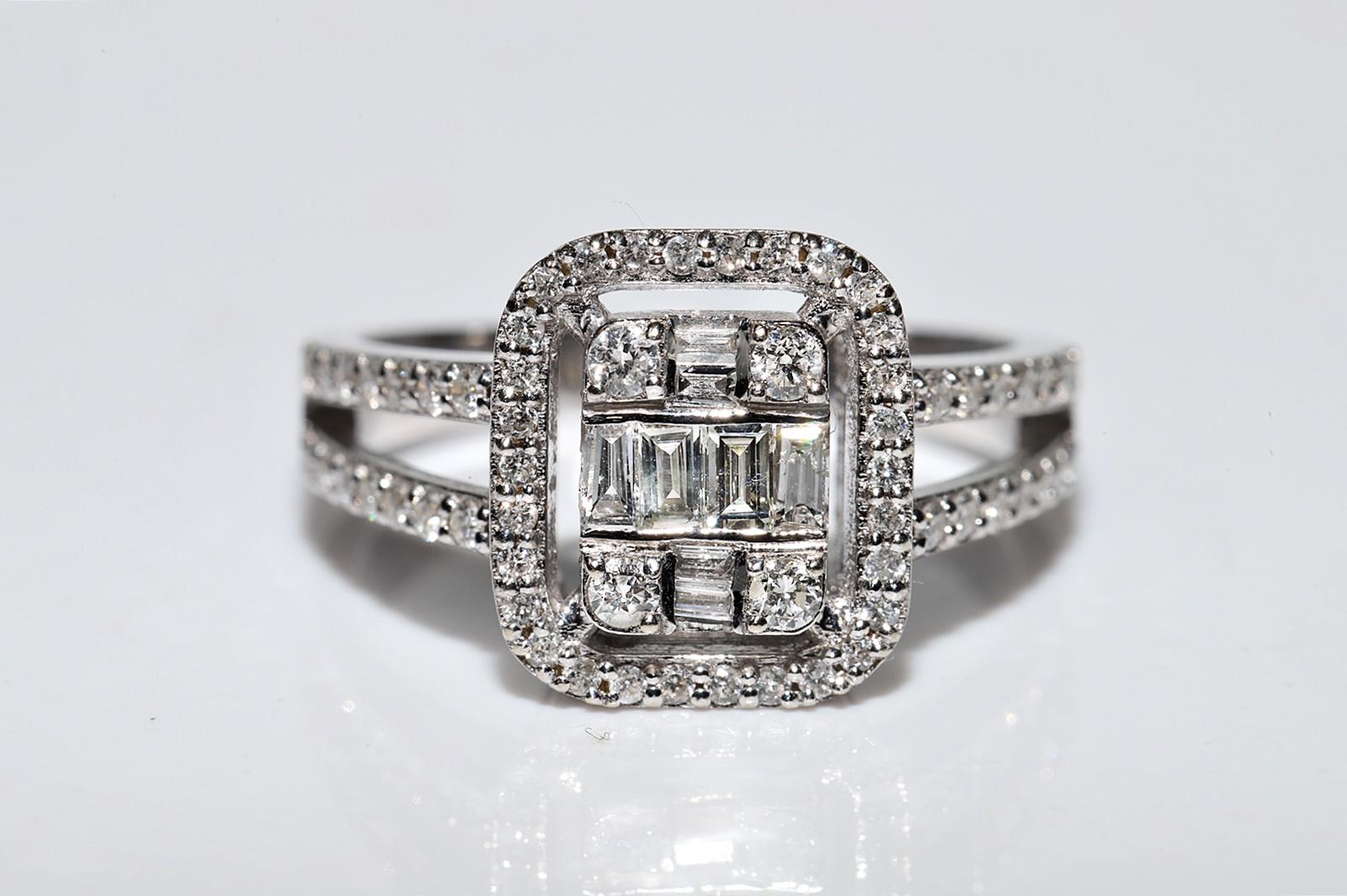 In very good condition.
Total weight is 4.8 grams.
Totally is all diamond 0.86 ct.
The diamond is has G-H color and vs-s1 clarity.
Ring size is US 7.5 
We can make any size.
Box is not included.
Please contact for any questions.