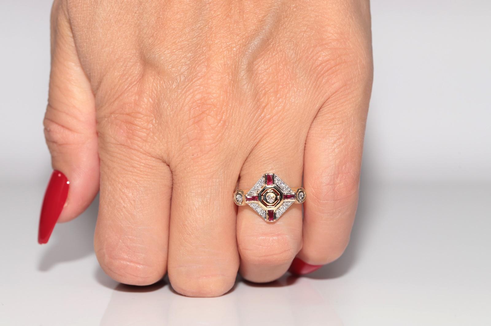 Anillo de Oro de 14 K Decorado con Diamantes Naturales y Rubí Tallado Calibre en venta 7