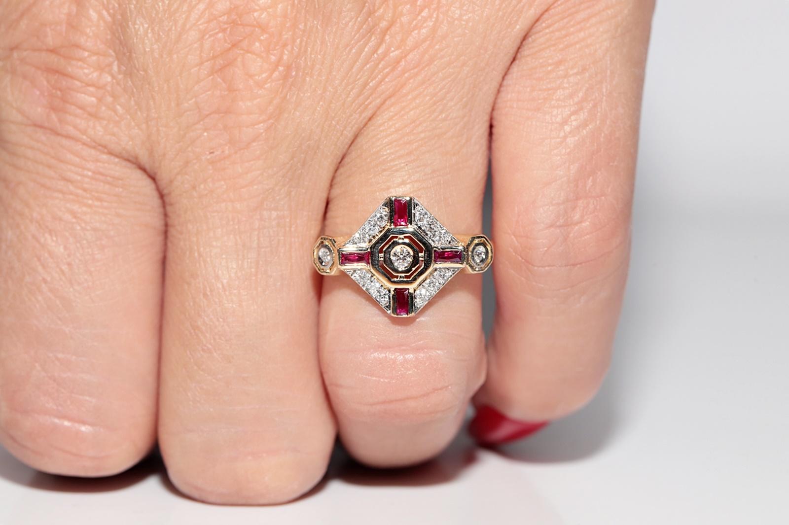 Anillo de Oro de 14 K Decorado con Diamantes Naturales y Rubí Tallado Calibre en venta 9