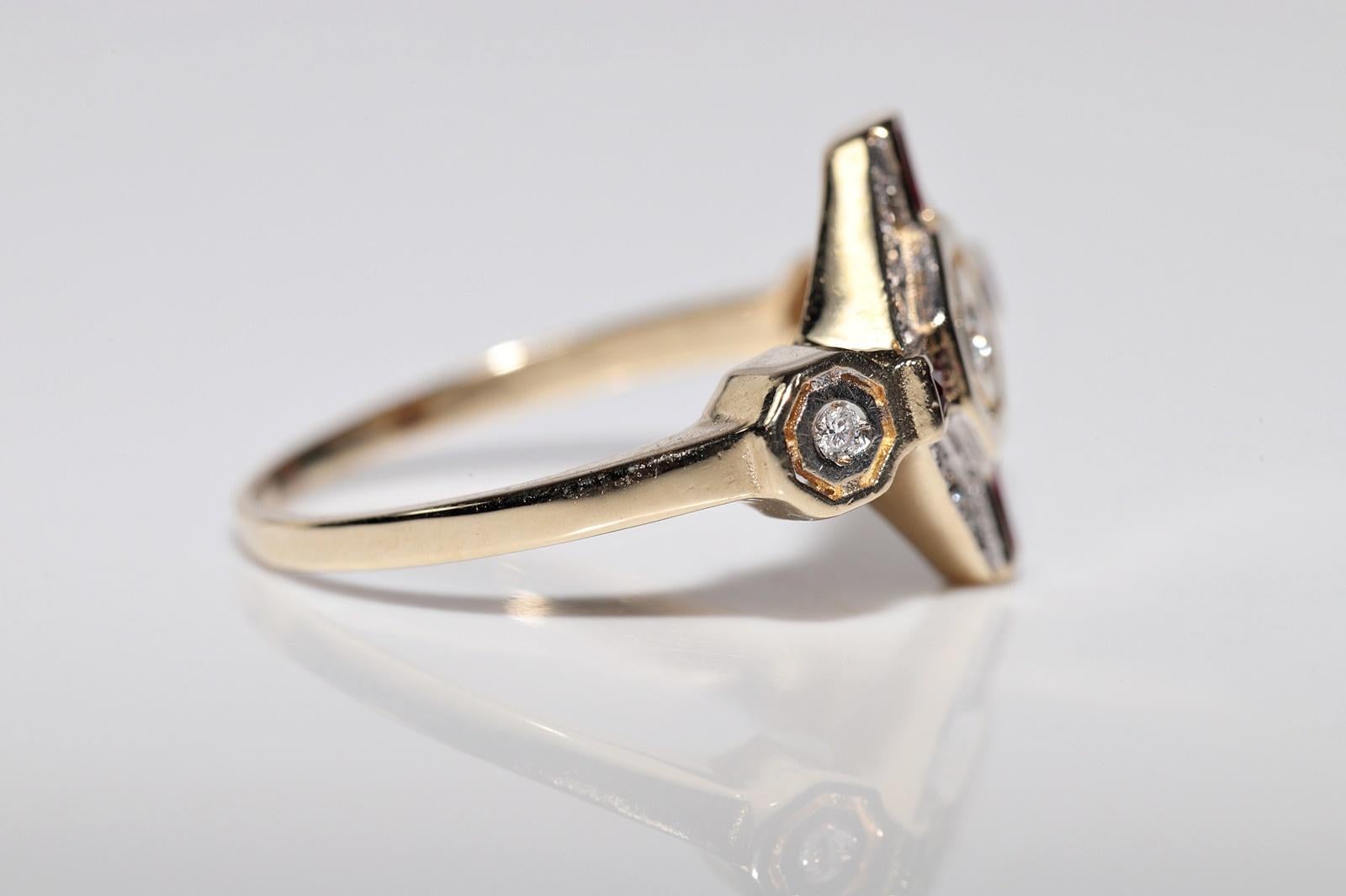 Anillo de Oro de 14 K Decorado con Diamantes Naturales y Rubí Tallado Calibre en venta 1