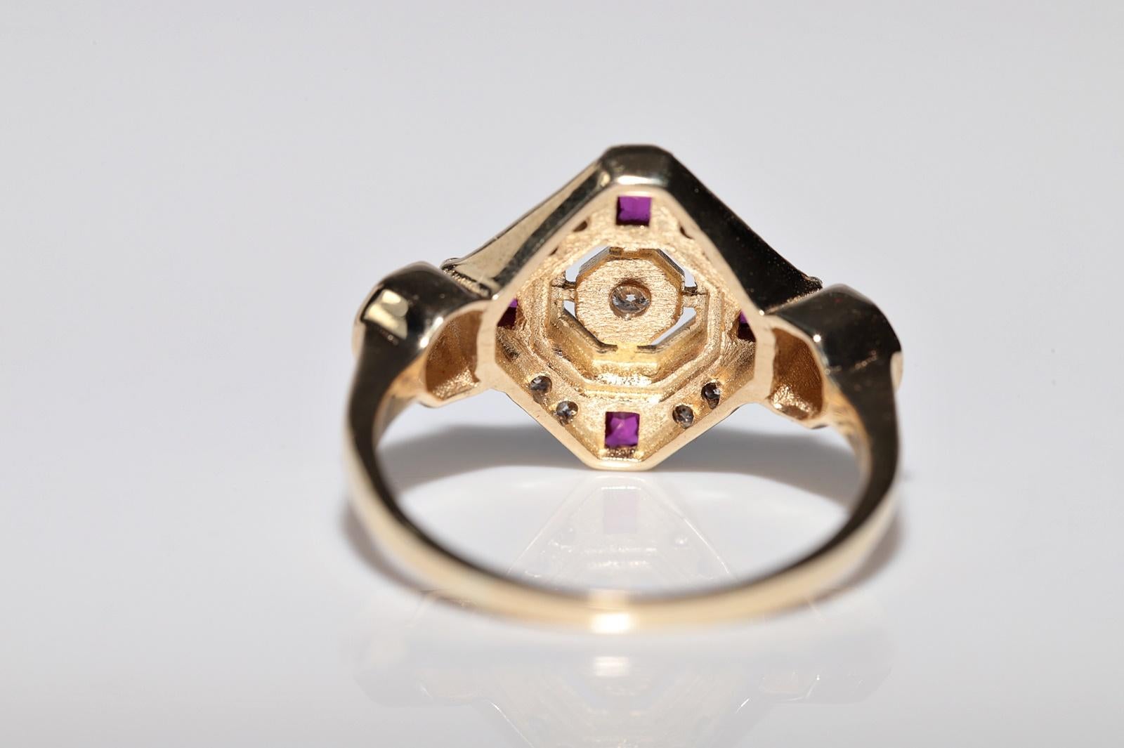 Anillo de Oro de 14 K Decorado con Diamantes Naturales y Rubí Tallado Calibre en venta 2