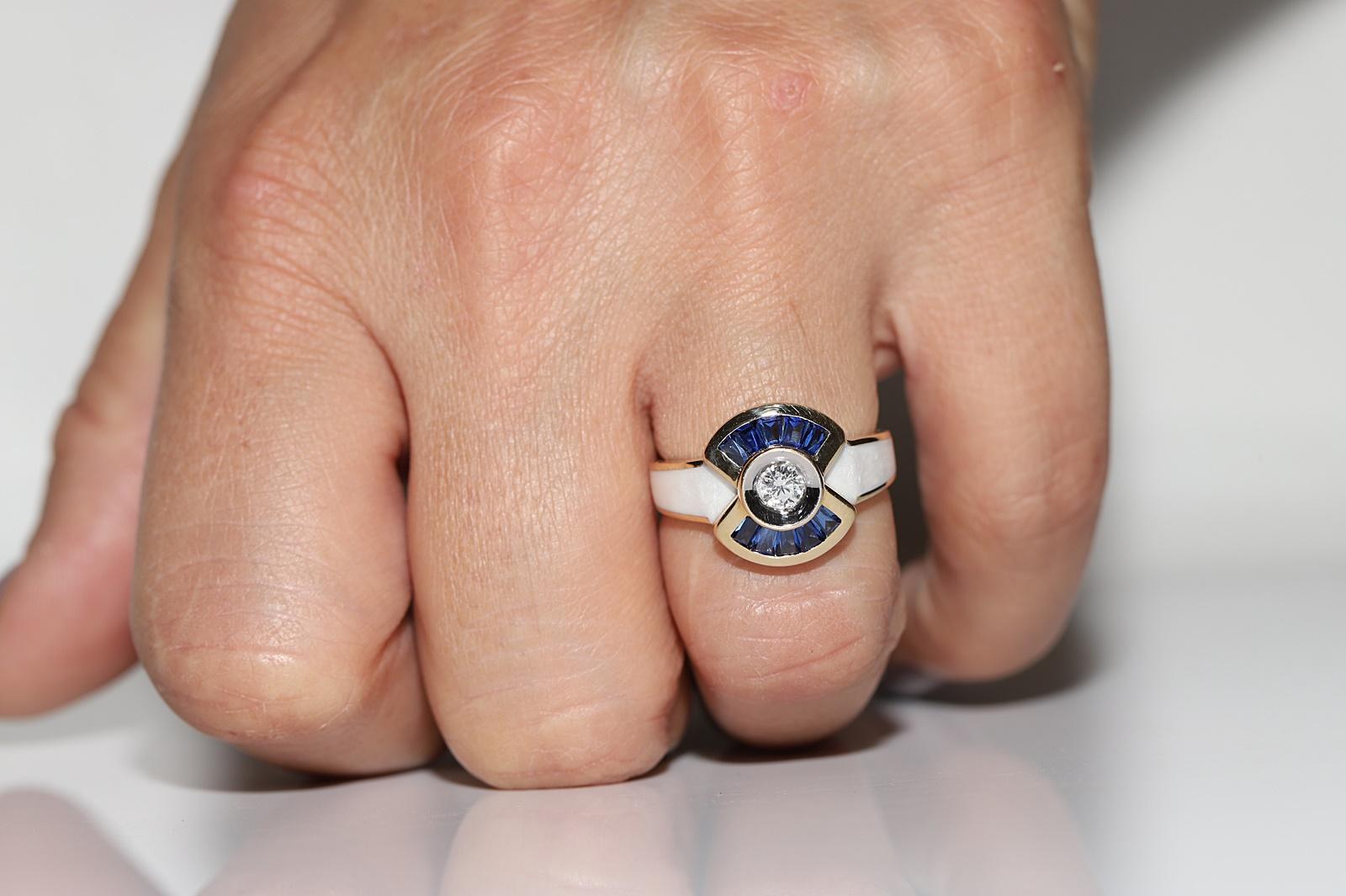 Moderno 14k Gold Natural Diamond And Caliber Sapphire Decorated Enamel Ring in vendita