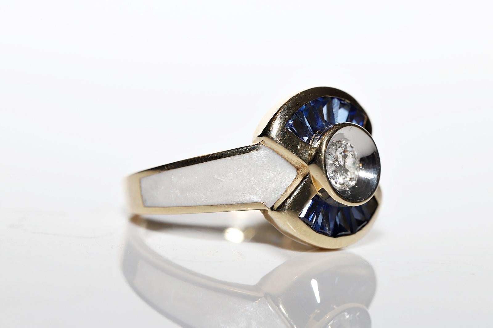  14k Gold Natürlicher Diamant und Kaliber-Saphir Dekorierter Emaille-Ring im Angebot 1