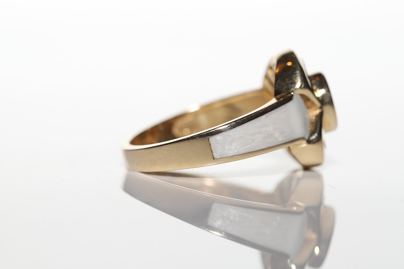  14k Gold Natürlicher Diamant und Kaliber-Saphir Dekorierter Emaille-Ring im Angebot 2
