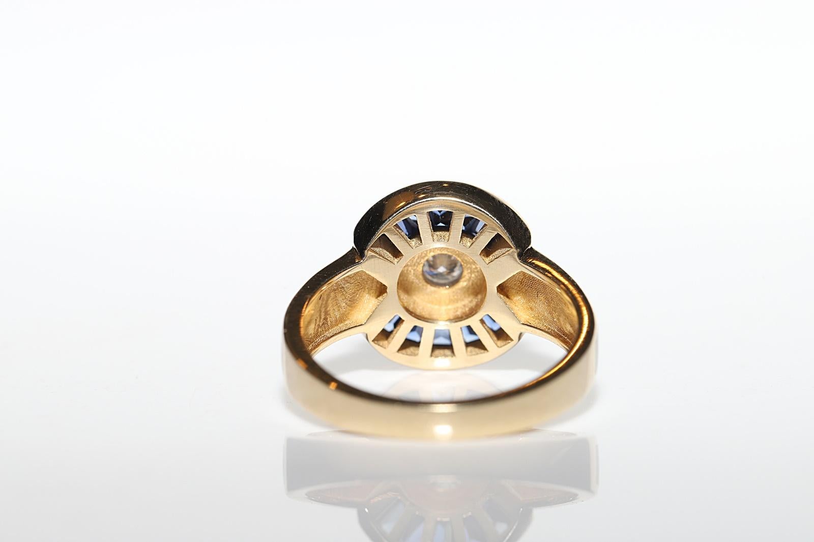 14k Gold Natürlicher Diamant und Kaliber-Saphir Dekorierter Emaille-Ring im Angebot 3