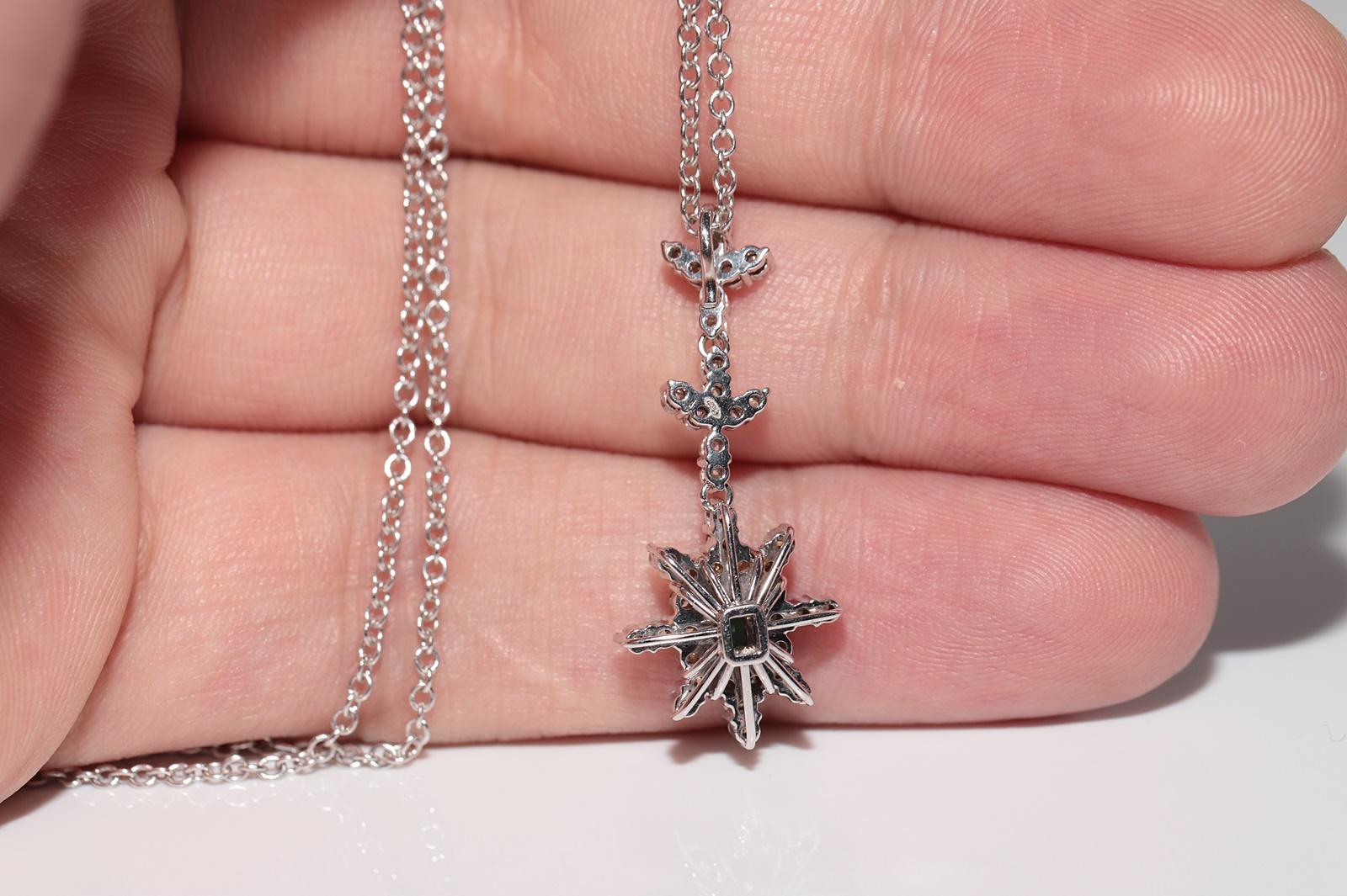 14k Gold Natural Diamond And Emerald Decorated Pendant Necklace For Sale 5