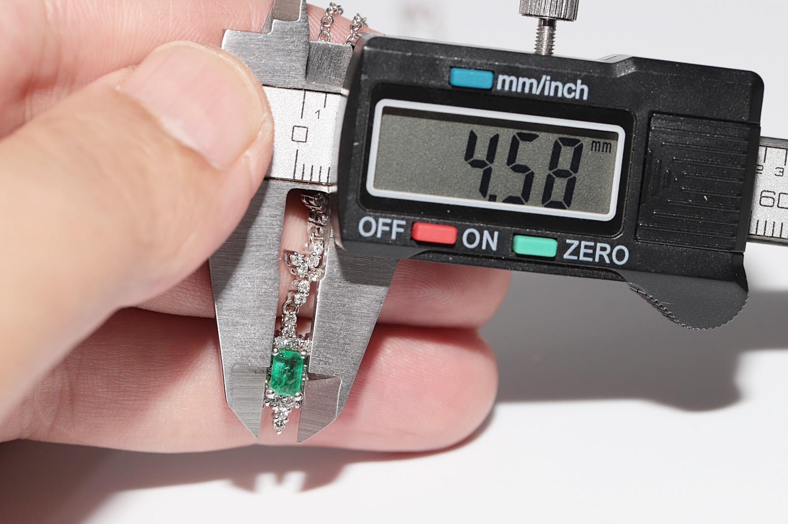 14 Karat Gold Natürlicher Diamant und Smaragd verzierter Anhänger Halskette im Angebot 8