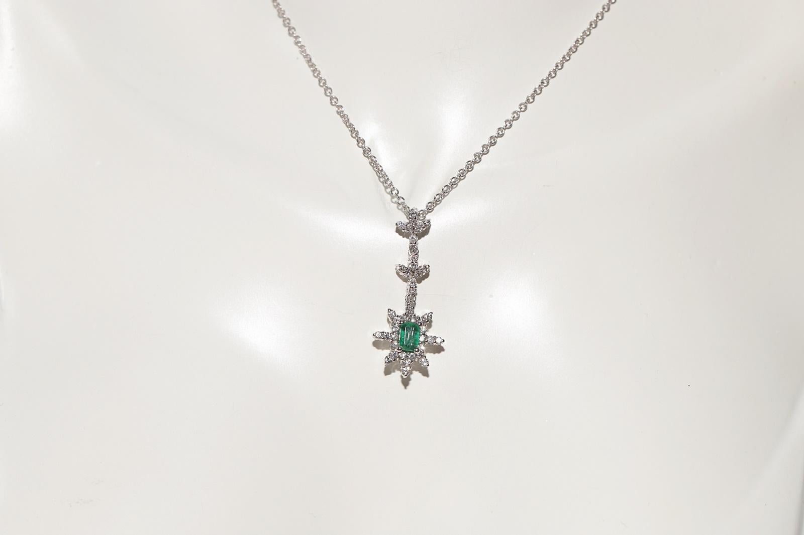 Brilliant Cut 14k Gold Natural Diamond And Emerald Decorated Pendant Necklace For Sale