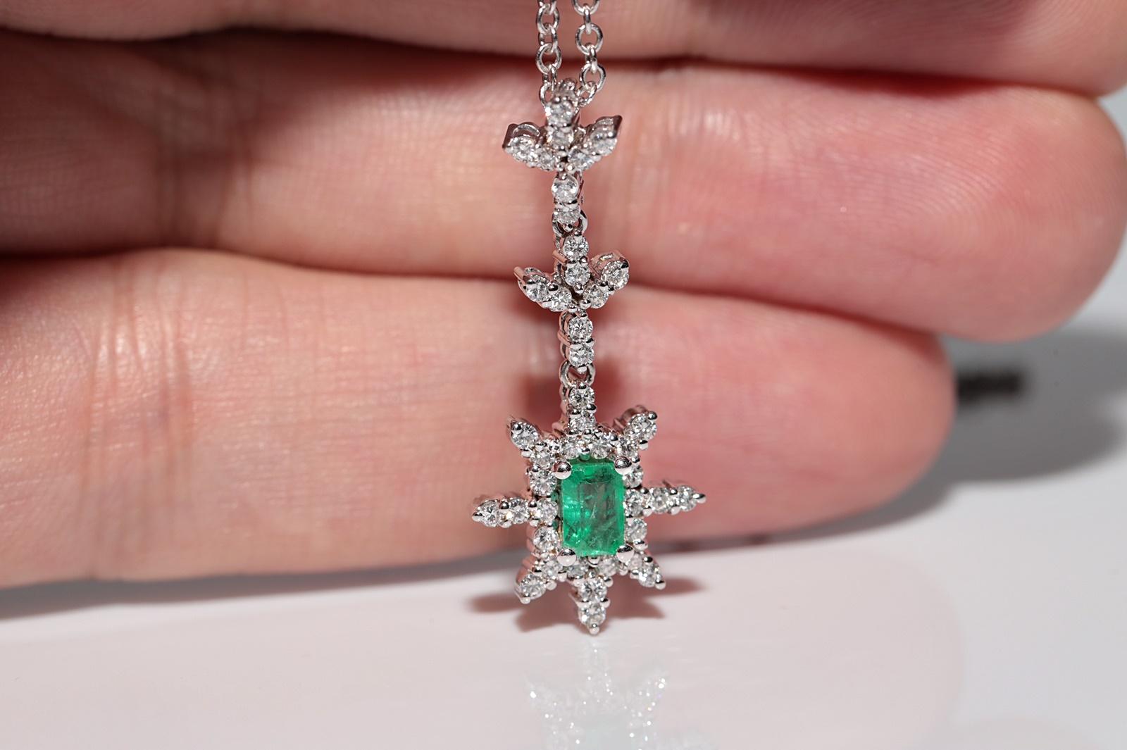 14k Gold Natural Diamond And Emerald Decorated Pendant Necklace For Sale 2