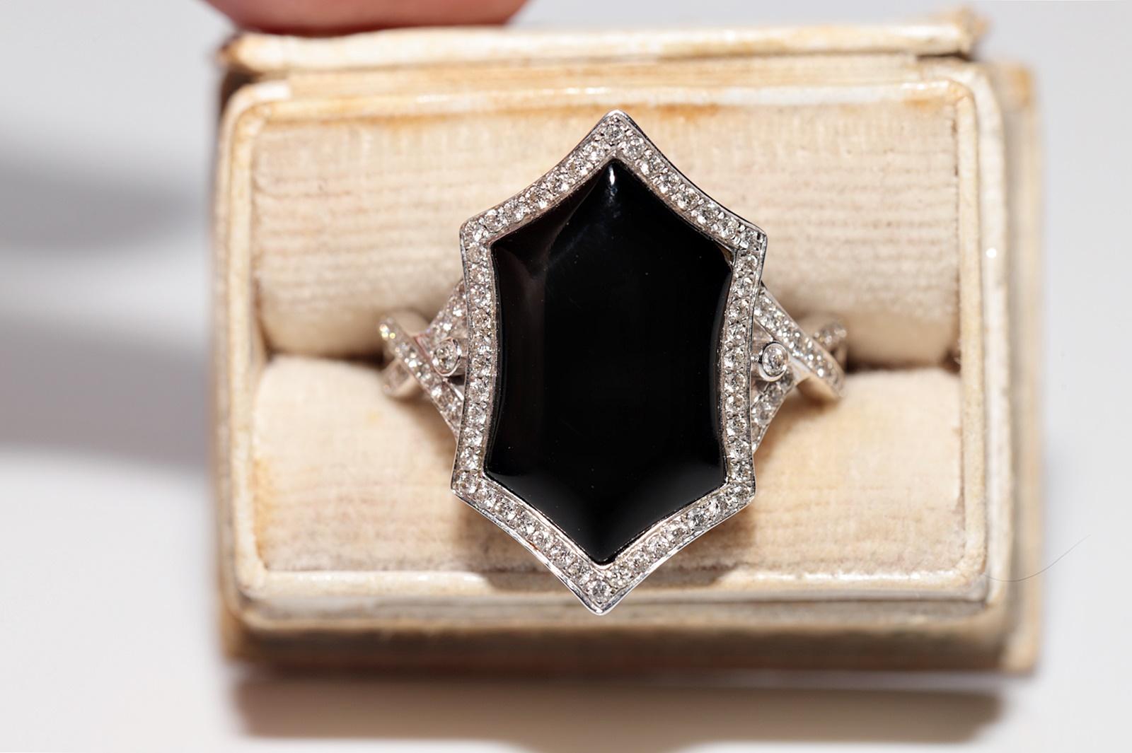 In sehr gutem Zustand.
Gesamtgewicht 4,9 Gramm.
Insgesamt ist Diamant 0,38 ct.
Der Diamant hat die Farbe G-H und die Reinheit Vs.
Ringgröße ist US 7.5 
Wir können jede Größe herstellen.
Die Box ist nicht enthalten.
Bitte kontaktieren Sie uns bei