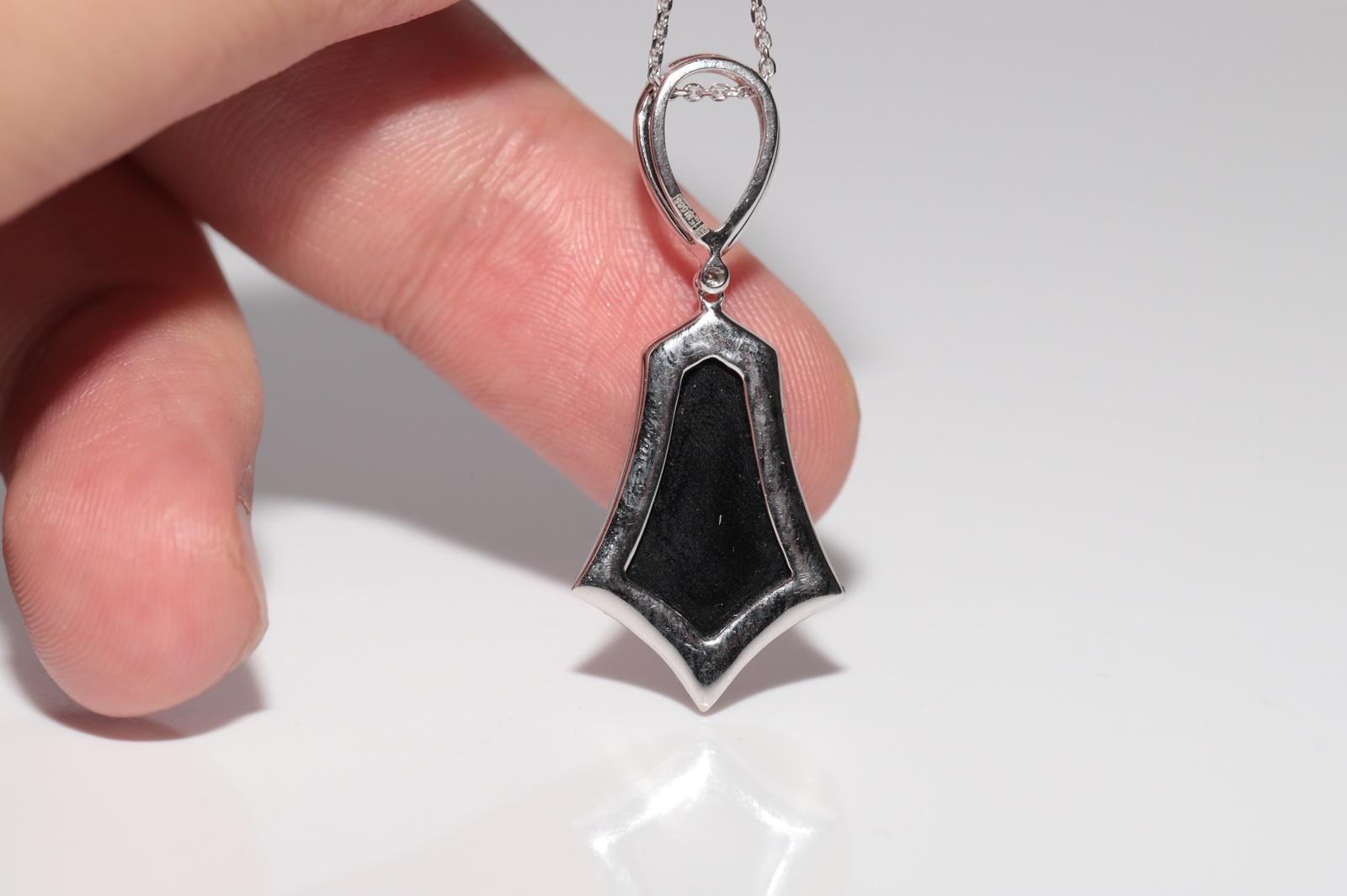 14k Gold Natural Diamond And Onyx Decorated Pendant Necklace For Sale 2