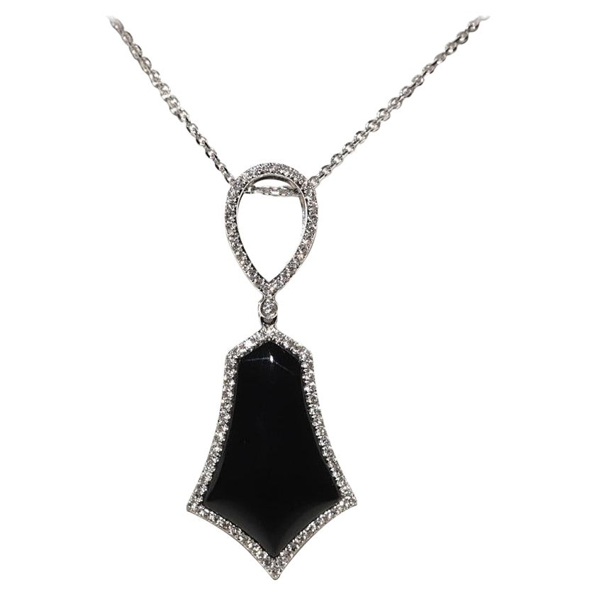 Collier pendentif or 14 carats décoré de diamants naturels et d'onyx