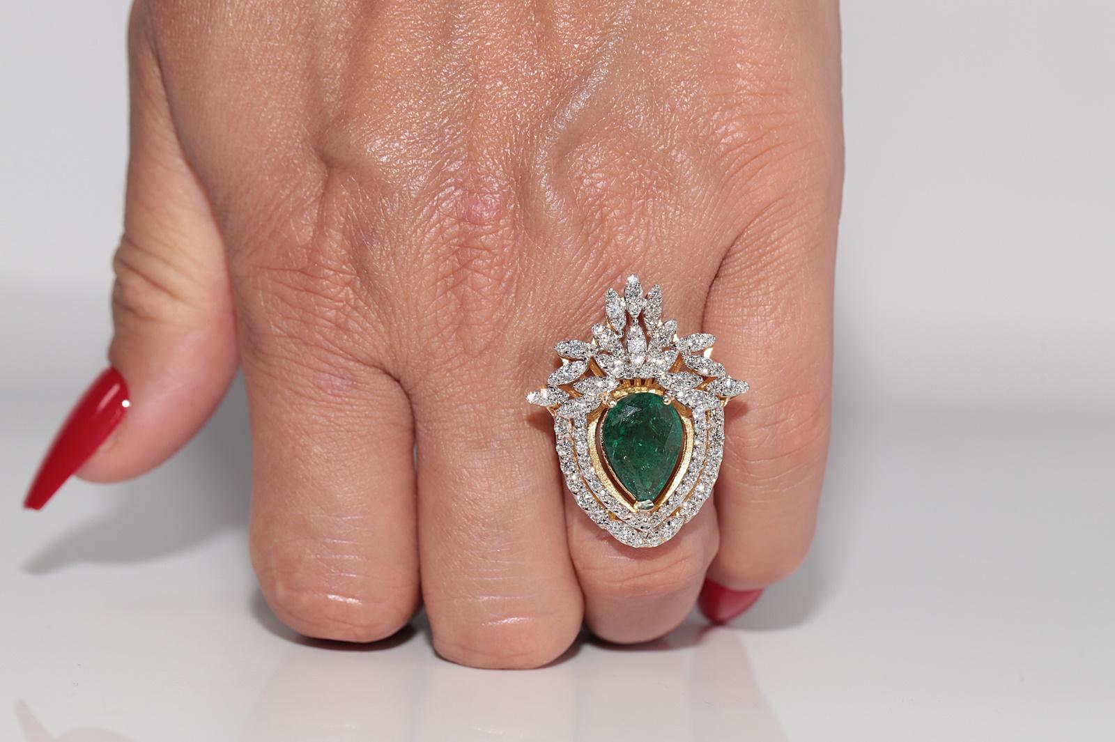 Modern 14k Gold Natural Diamond And Pear Cut Emerald Strong Ring For Sale
