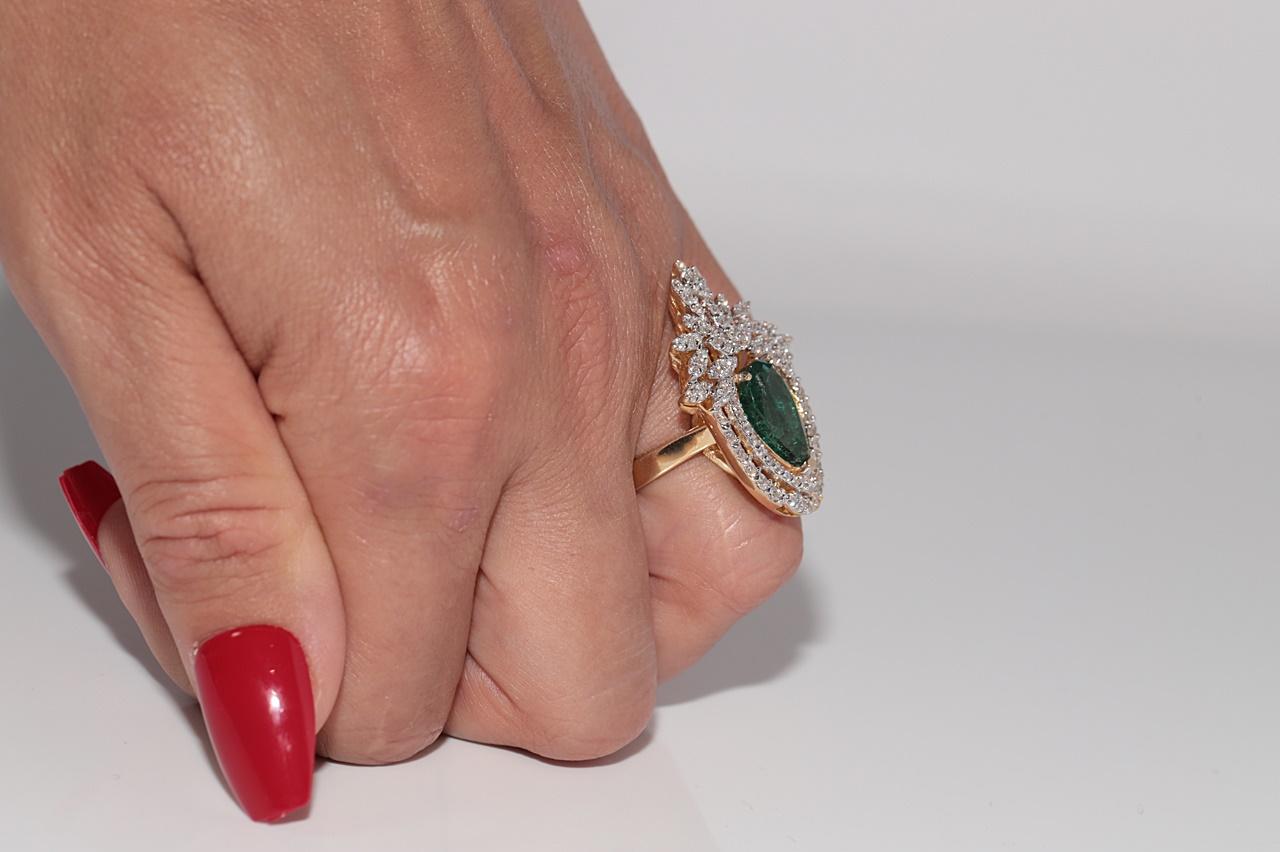 14k Gold Natural Diamond And Pear Cut Emerald Strong Ring In Good Condition For Sale In Fatih/İstanbul, 34
