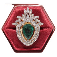 14k Gold Natural Diamond And Pear Cut Emerald Strong Ring