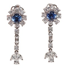 Orecchino a goccia decorato con diamanti naturali e zaffiri in oro 14k