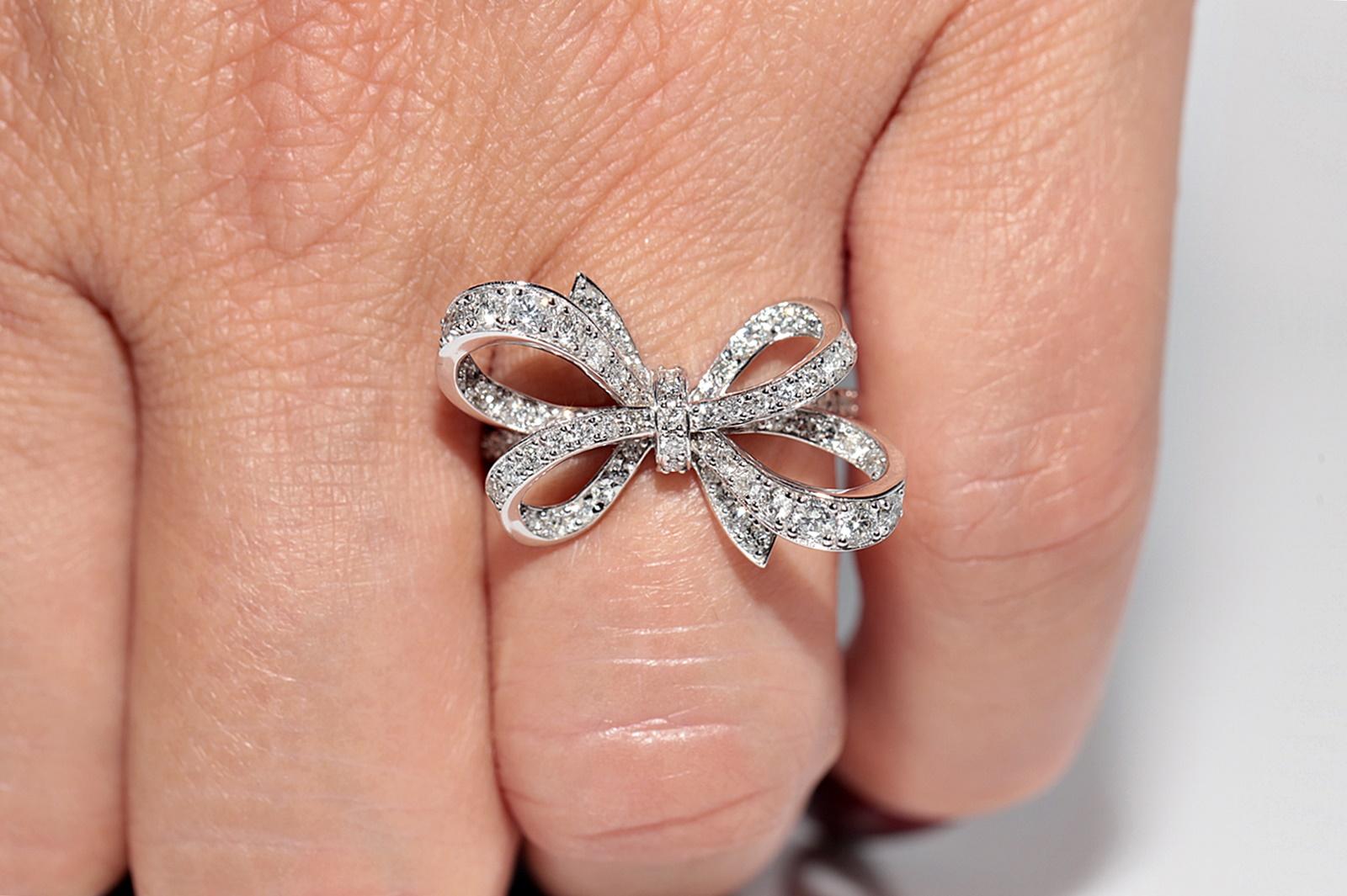 Taille brillant Bague en or 14k ornée d'un nœud et de diamants naturels en vente