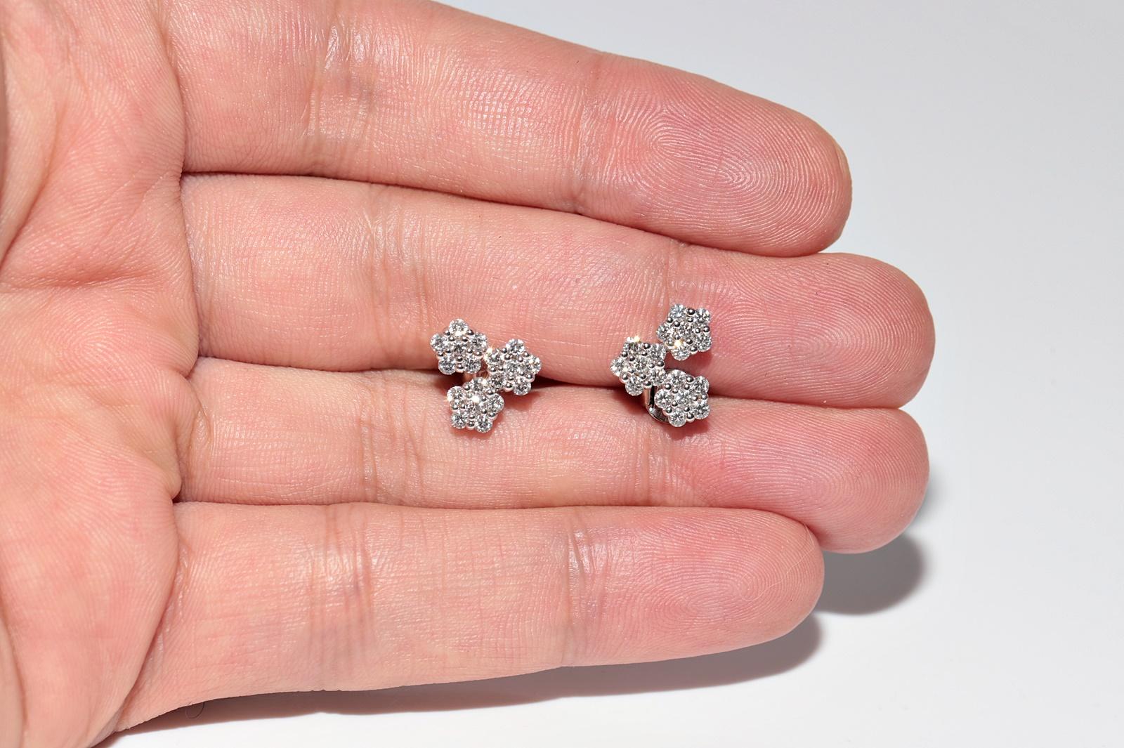 14k Gold Natürlicher Diamant-Ohrring mit verziertem Blumenmuster (Brillantschliff) im Angebot