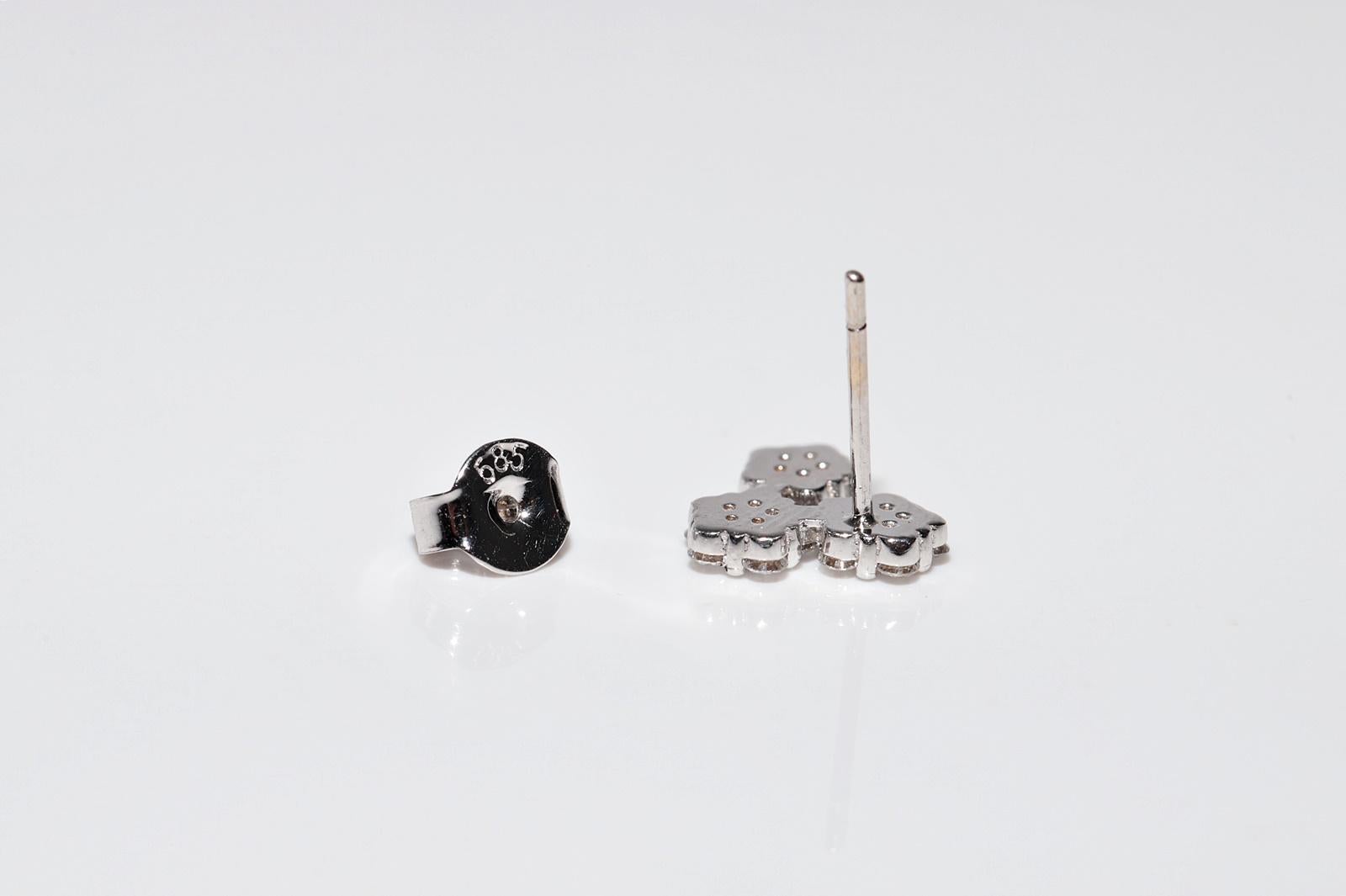 14k Gold Natürlicher Diamant-Ohrring mit verziertem Blumenmuster im Angebot 3