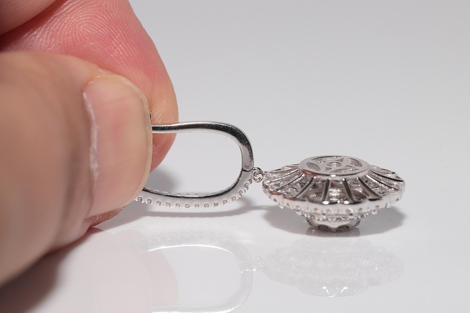 14k Gold Natürlicher Diamant verziert  Runder Design-Tropfen-Ohrring im Angebot 4