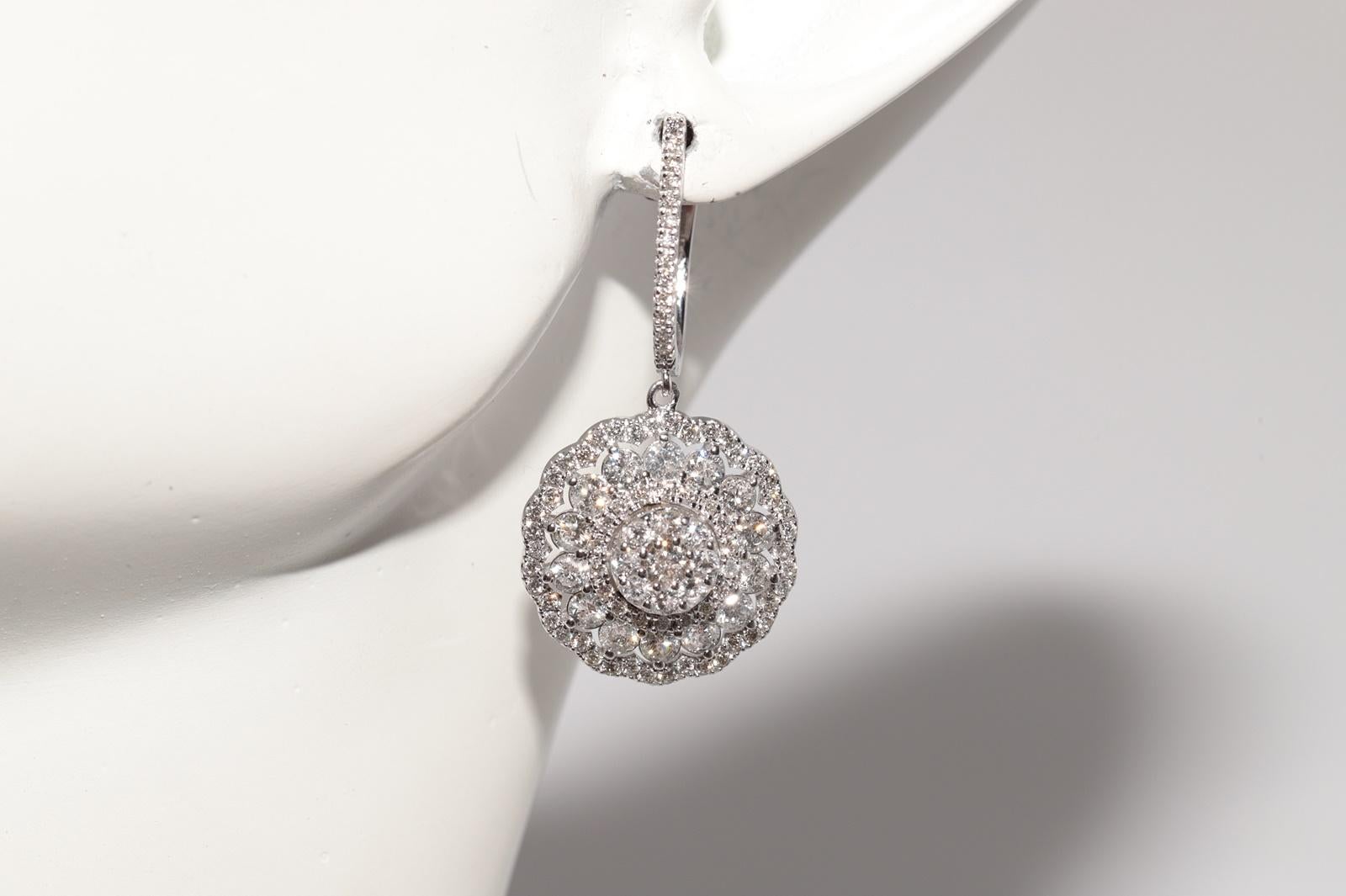 14k Gold Natürlicher Diamant verziert  Runder Design-Tropfen-Ohrring im Angebot 9