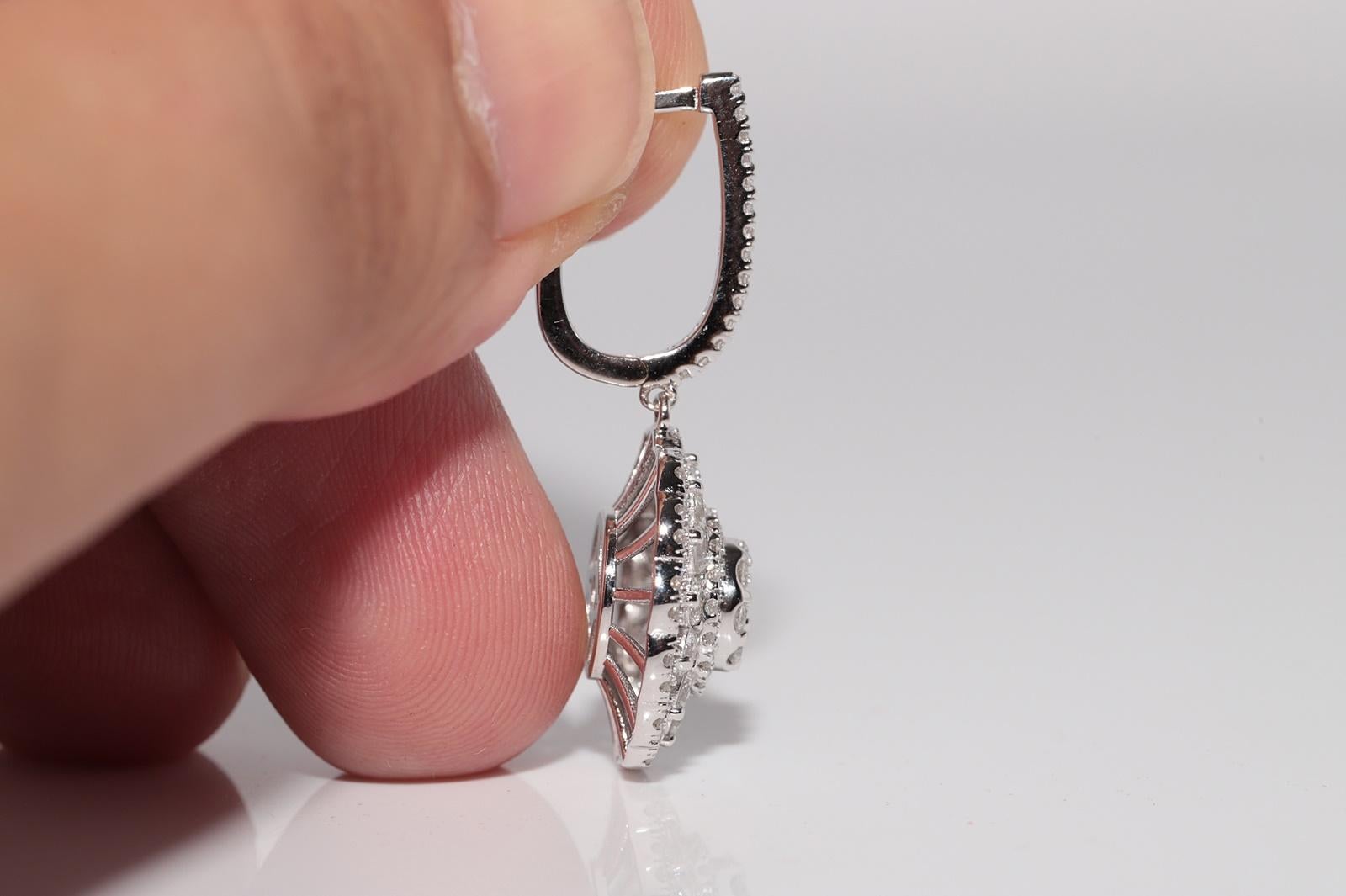 14k Gold Natürlicher Diamant verziert  Runder Design-Tropfen-Ohrring im Angebot 2
