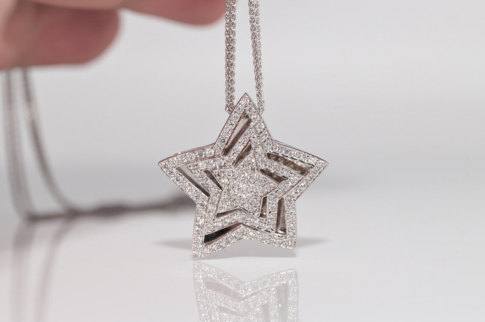 Women's 14k Gold Natural Diamond Decorated Star Design Amazing Pendant Necklace For Sale