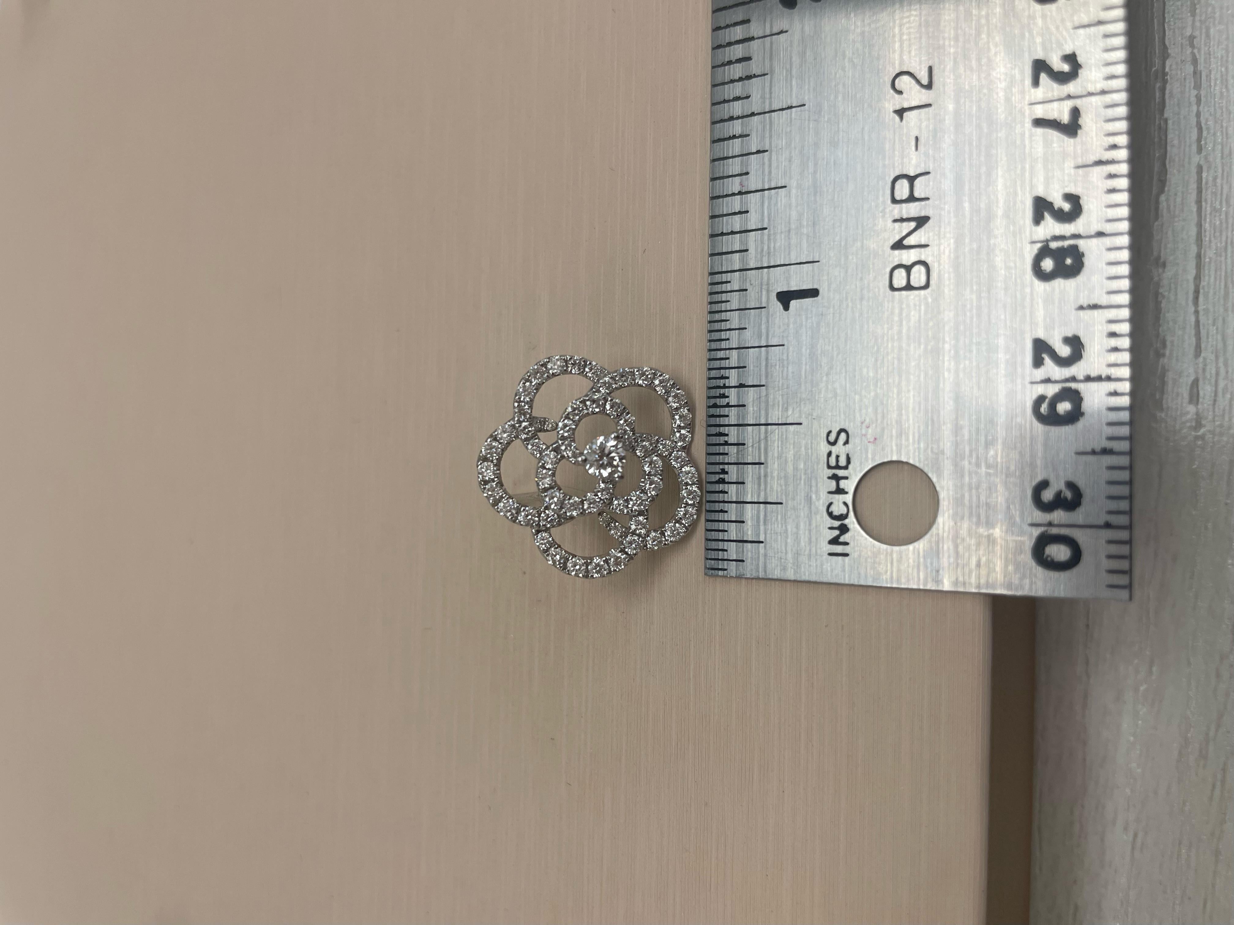 Clous d'oreilles fleur en or 14 carats avec diamants naturels 1,87 cttw 3/4 pouces Pour femmes en vente