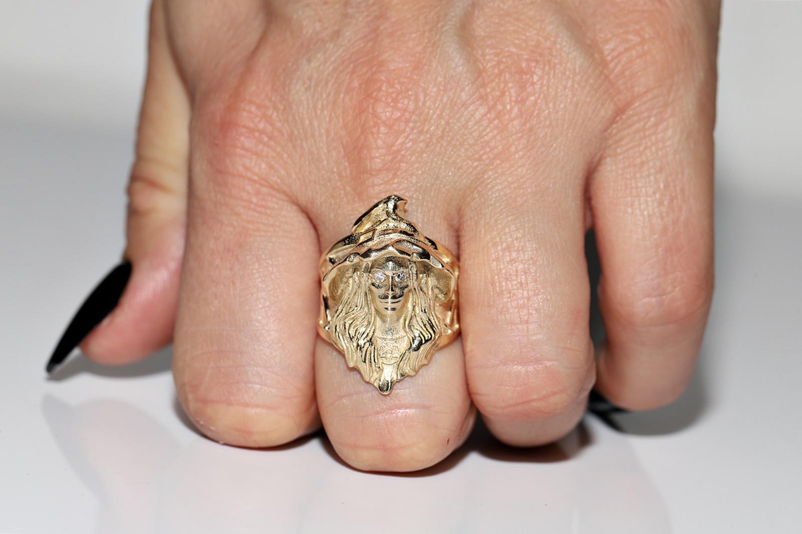 Modern 14k Gold Natural Diamond Witch Lady Decorated Strong Ring For Sale