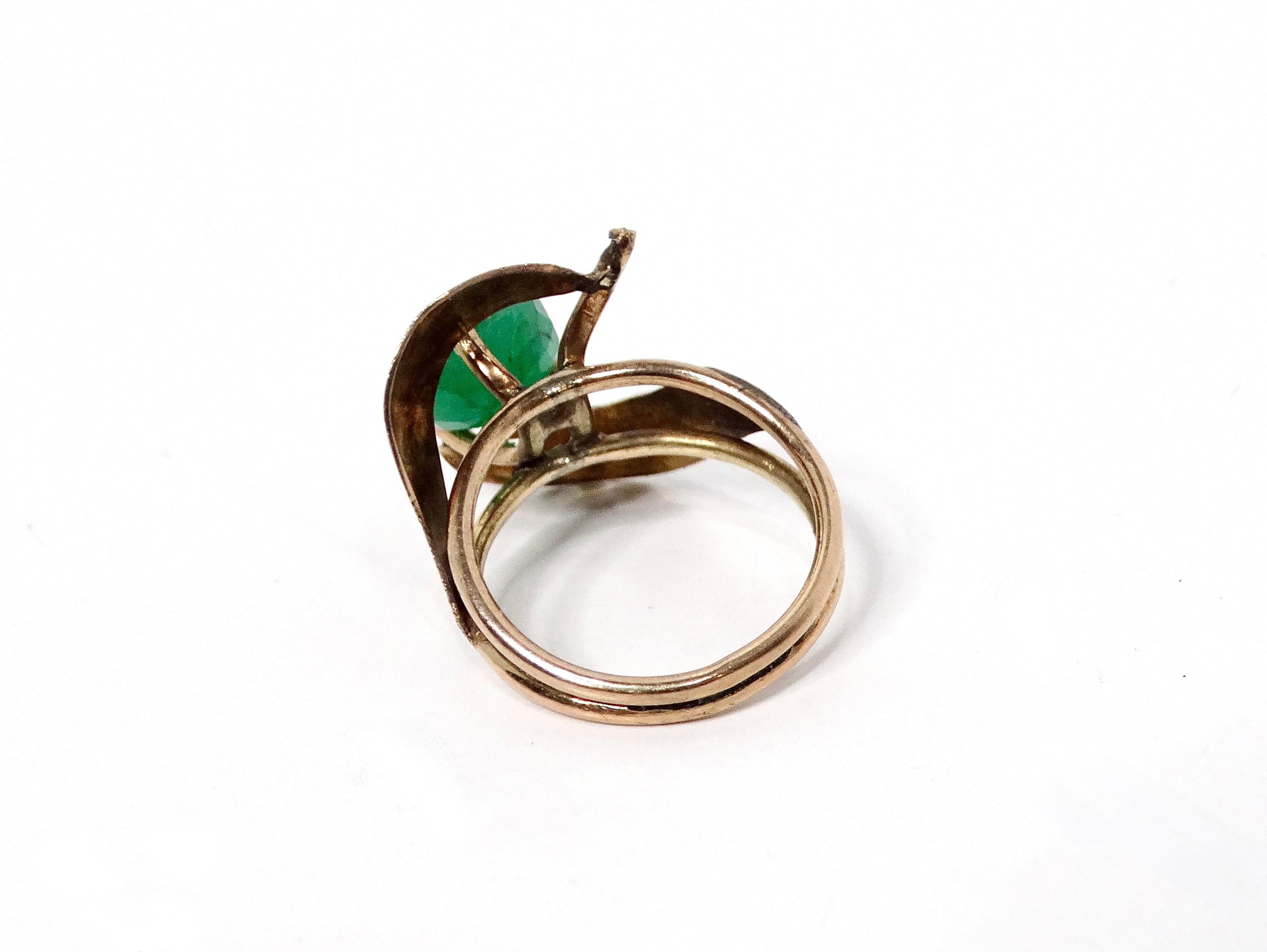 14k Gold Natural Emerald Cocktail Ring 1960s In Good Condition For Sale In Scottsdale, AZ