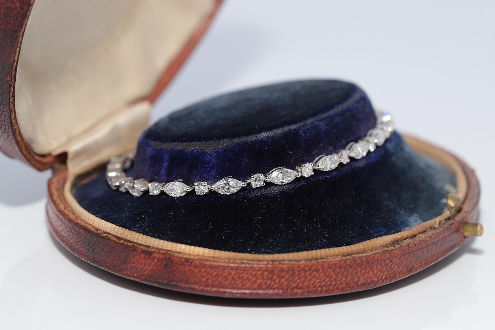 Artisan Bracelet de tennis en or 14k orné de diamants naturels taillés en marquise et de diamants taillés en brillant en vente