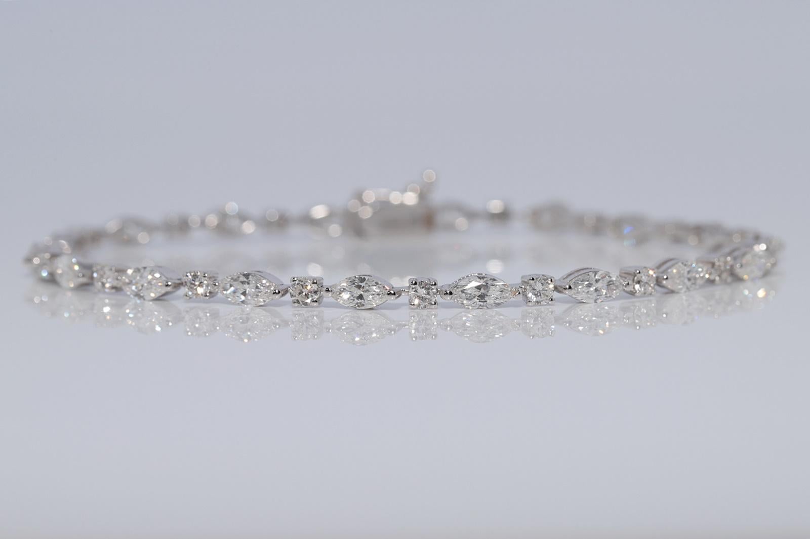 Taille Marquise Bracelet de tennis en or 14k orné de diamants naturels taillés en marquise et de diamants taillés en brillant en vente