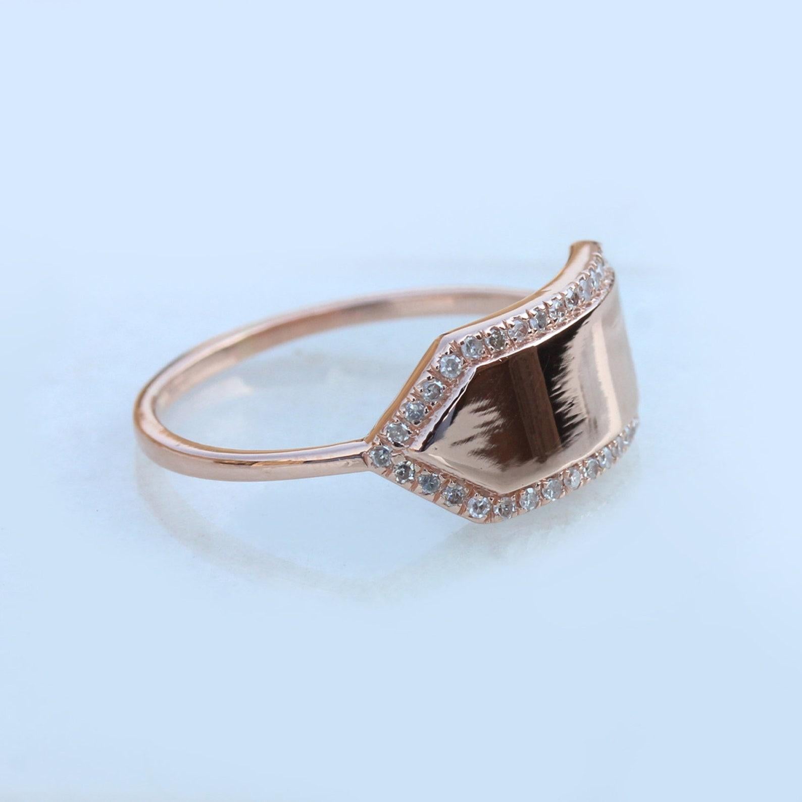 Anello con diamante naturale in pavé in oro 14k Anello nuziale dal design unico, regalo per le donne. in vendita 5