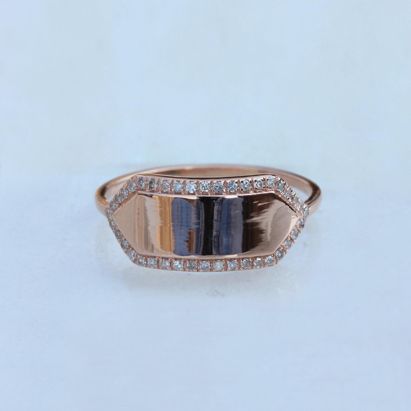 Anello con diamante naturale in pavé in oro 14k Anello nuziale dal design unico, regalo per le donne. in vendita 2