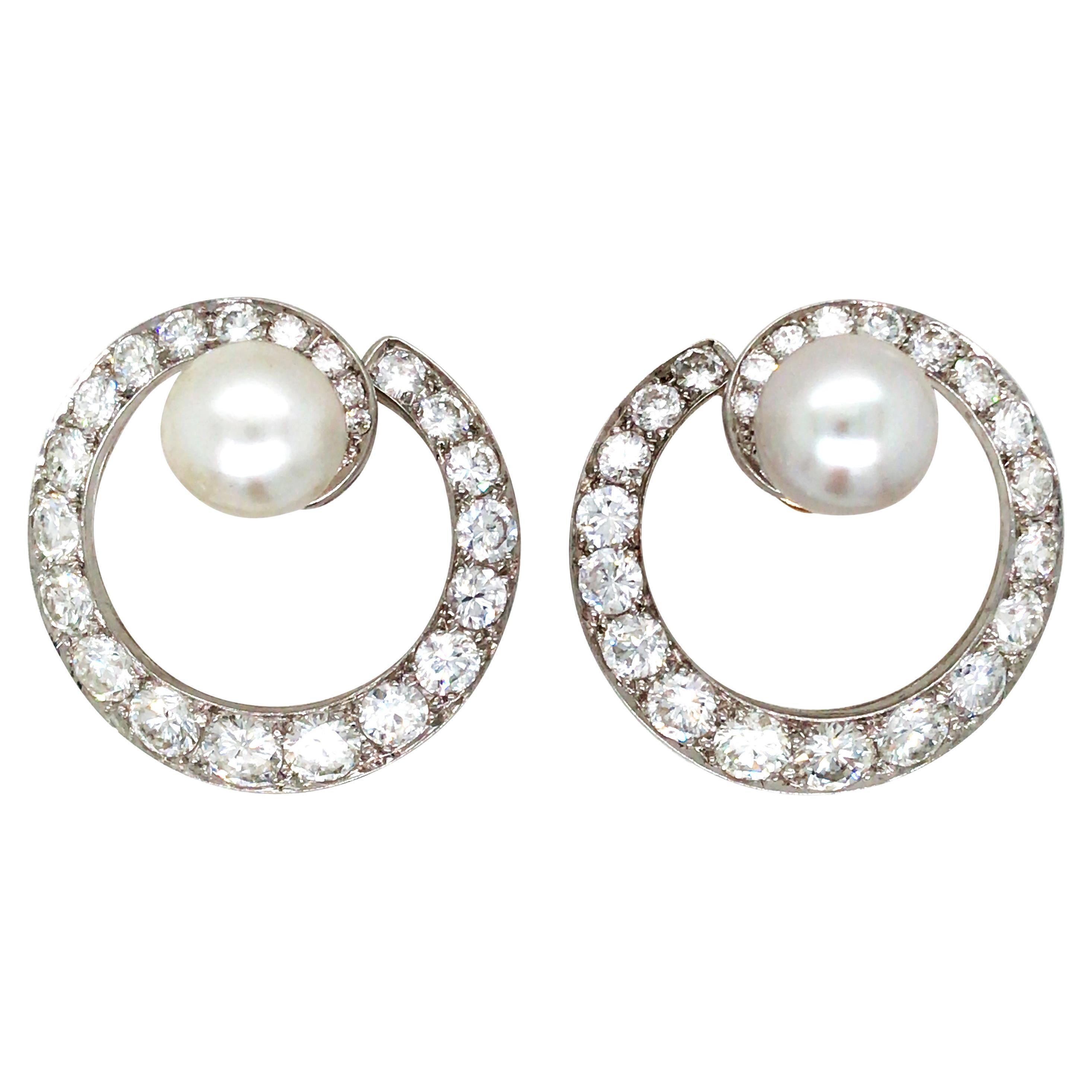 Orecchini con diamanti e perle naturali in oro 14K, GIA in vendita