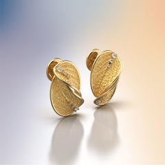 14k Gold Nature Inspired Diamant Ohrstecker mit Blatt Design, Italienischer Schmuck