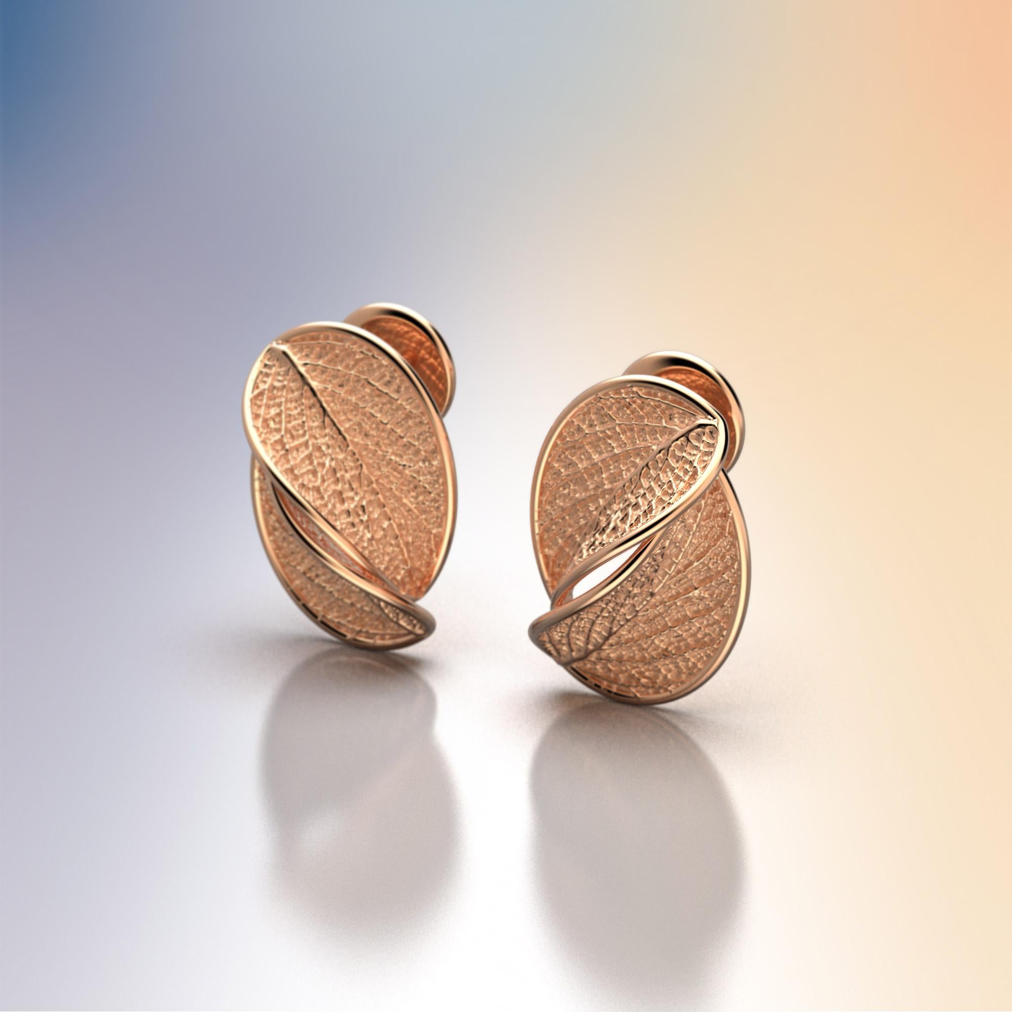 14k Gold Nature Inspired Stud Earrings with Leaf Design, Italian Fine Jewelry For Sale 1