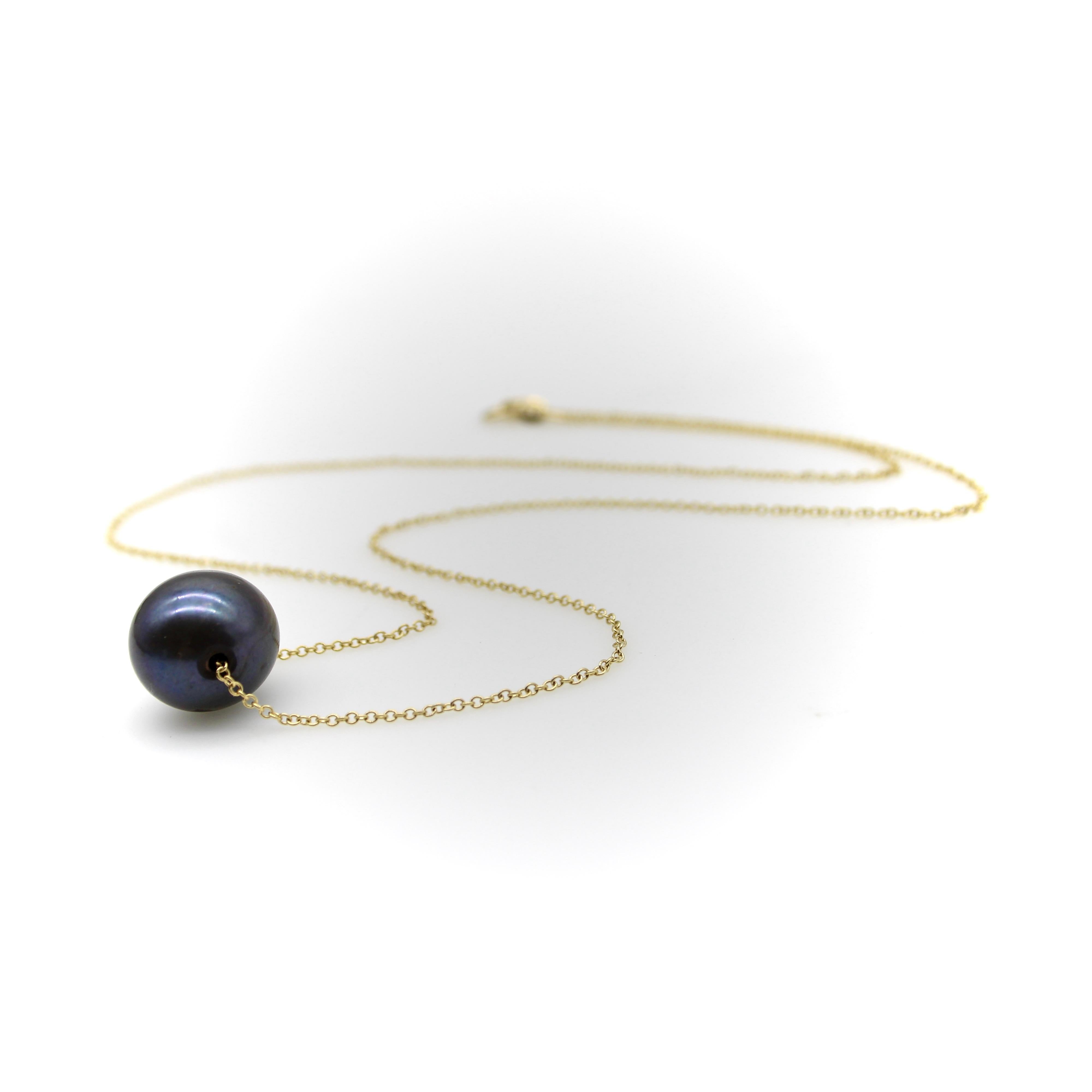 Collar de Oro de 14K con Perla Negra del Mar del Sur Moderno en venta