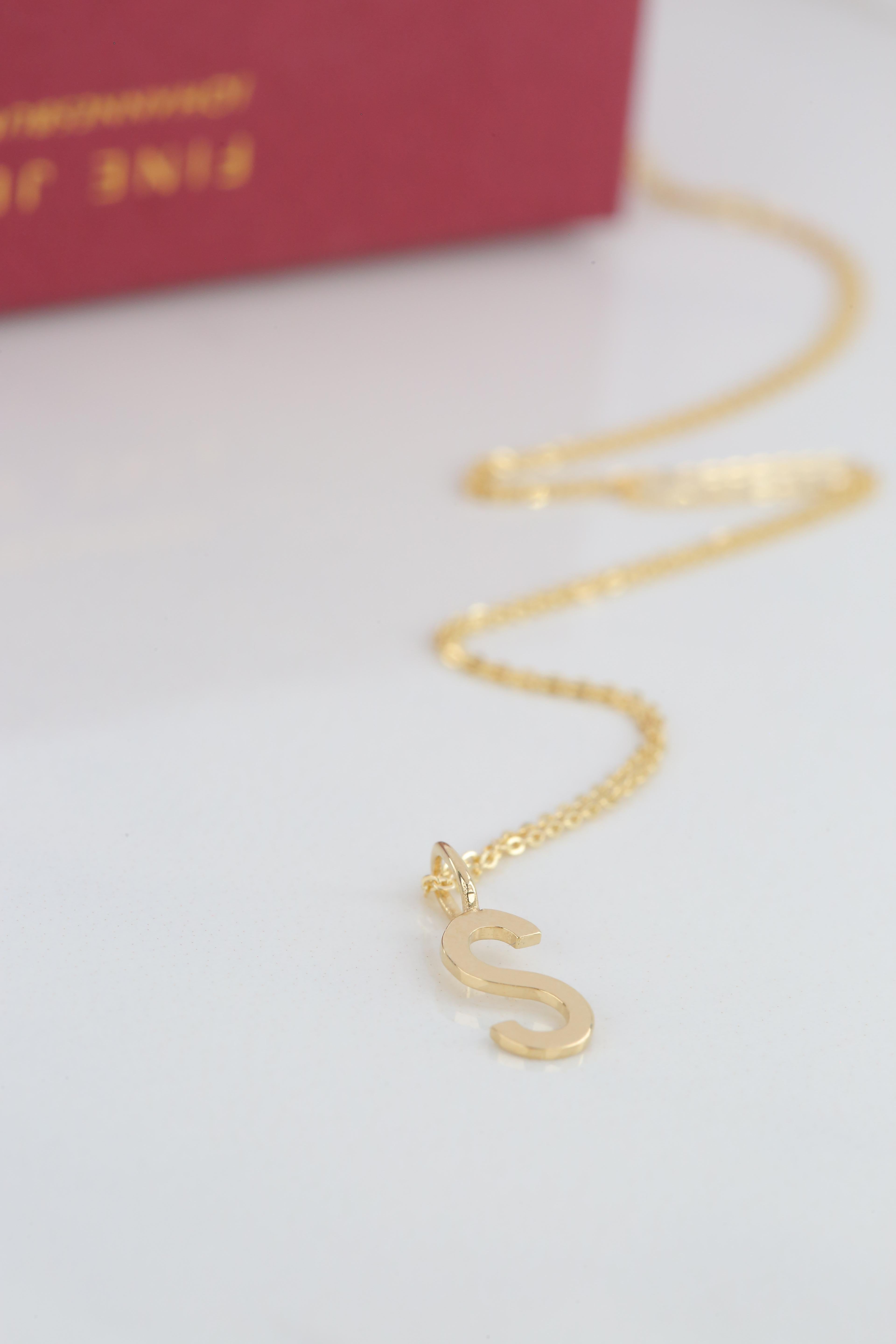 Colliers en or 14 carats, modèles de colliers à lettres, collier-pendentif en or S en vente 4