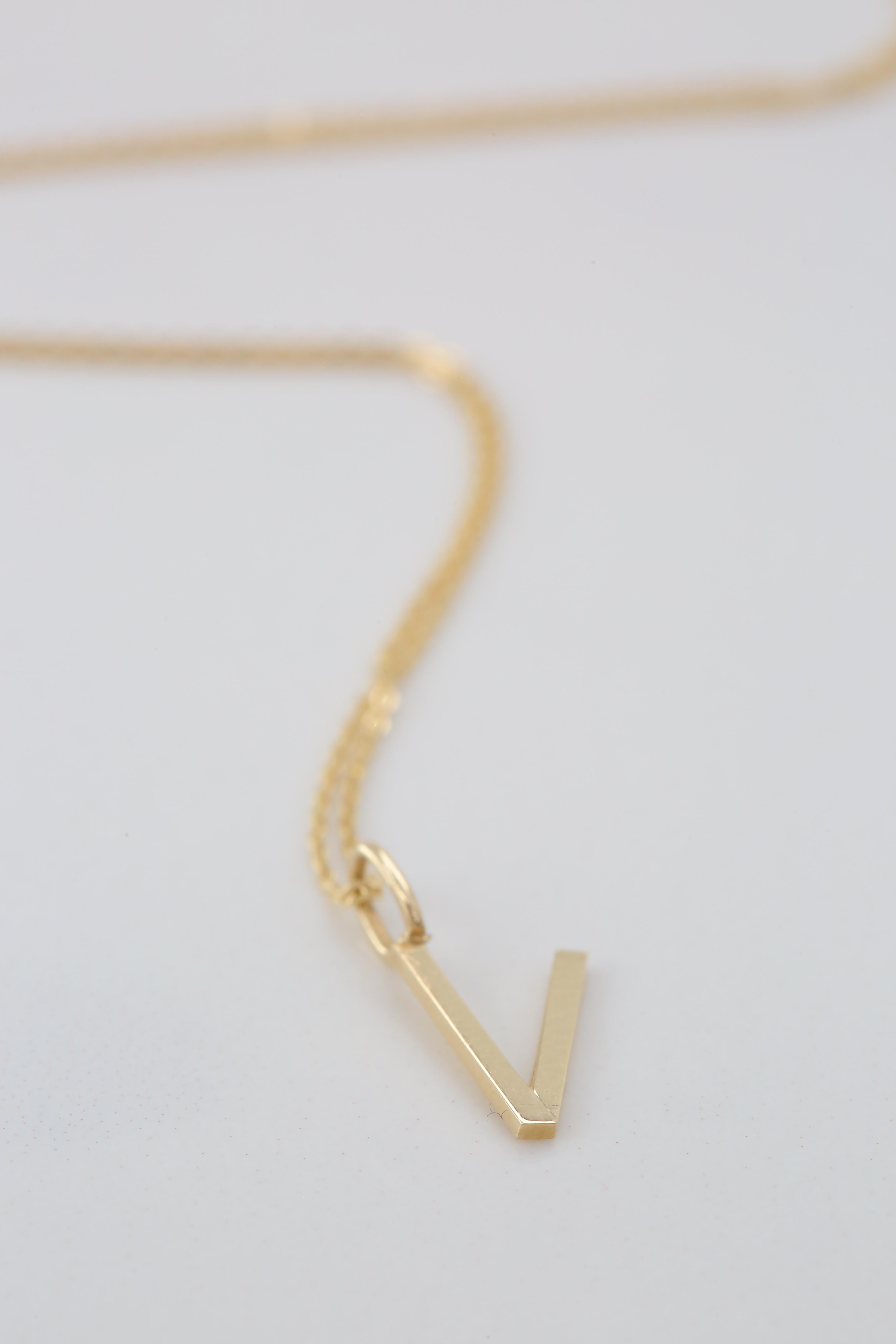 14k Gold Necklaces, Letter Necklace Models, Letter V Gold Necklace-Gift Necklace In New Condition For Sale In ISTANBUL, TR