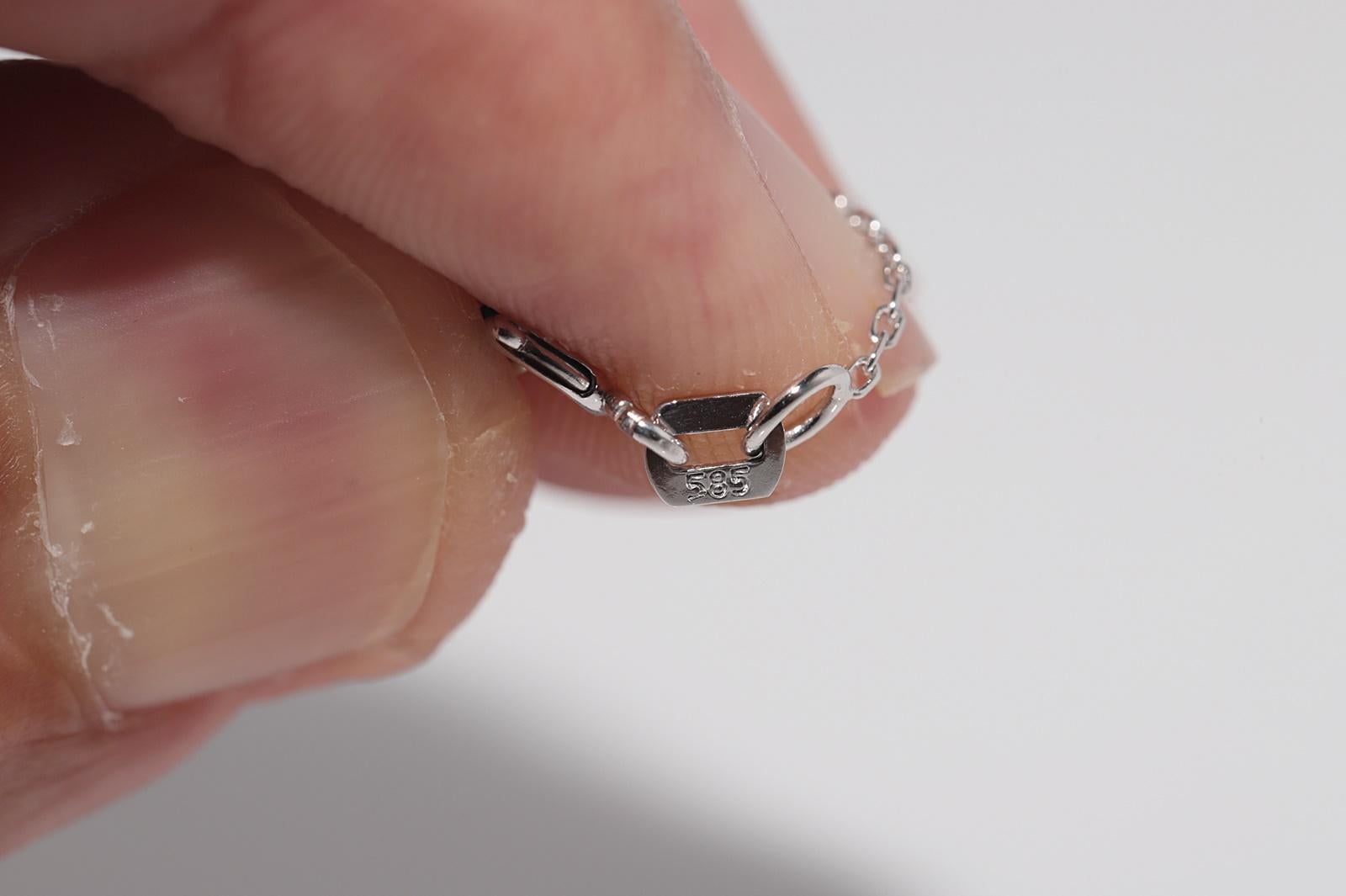 Collana con ciondolo decorato con diamanti naturali in oro 14k New Made in vendita 8