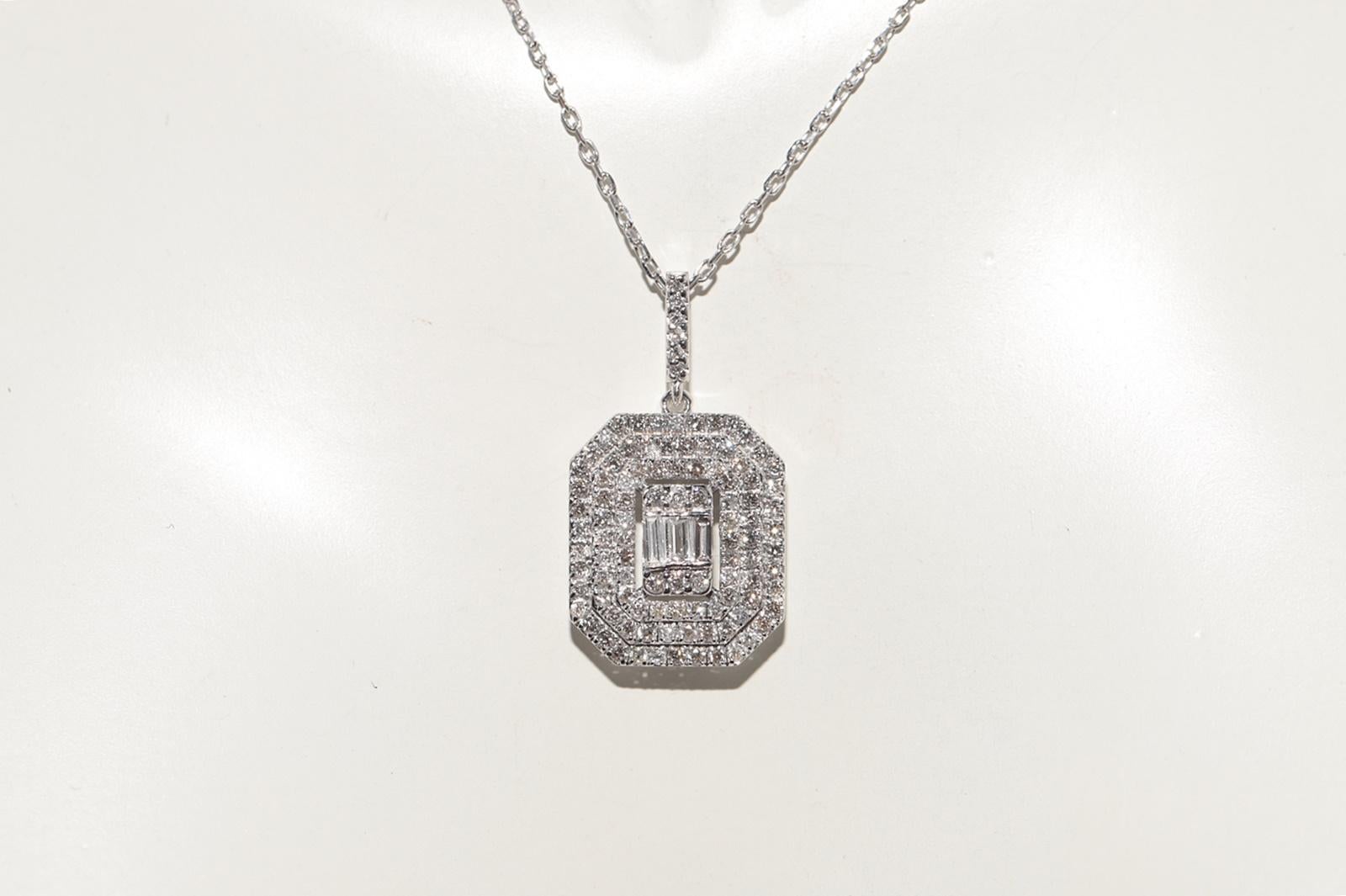 Taglio brillante Collana con ciondolo decorato con diamanti naturali in oro 14k New Made in vendita