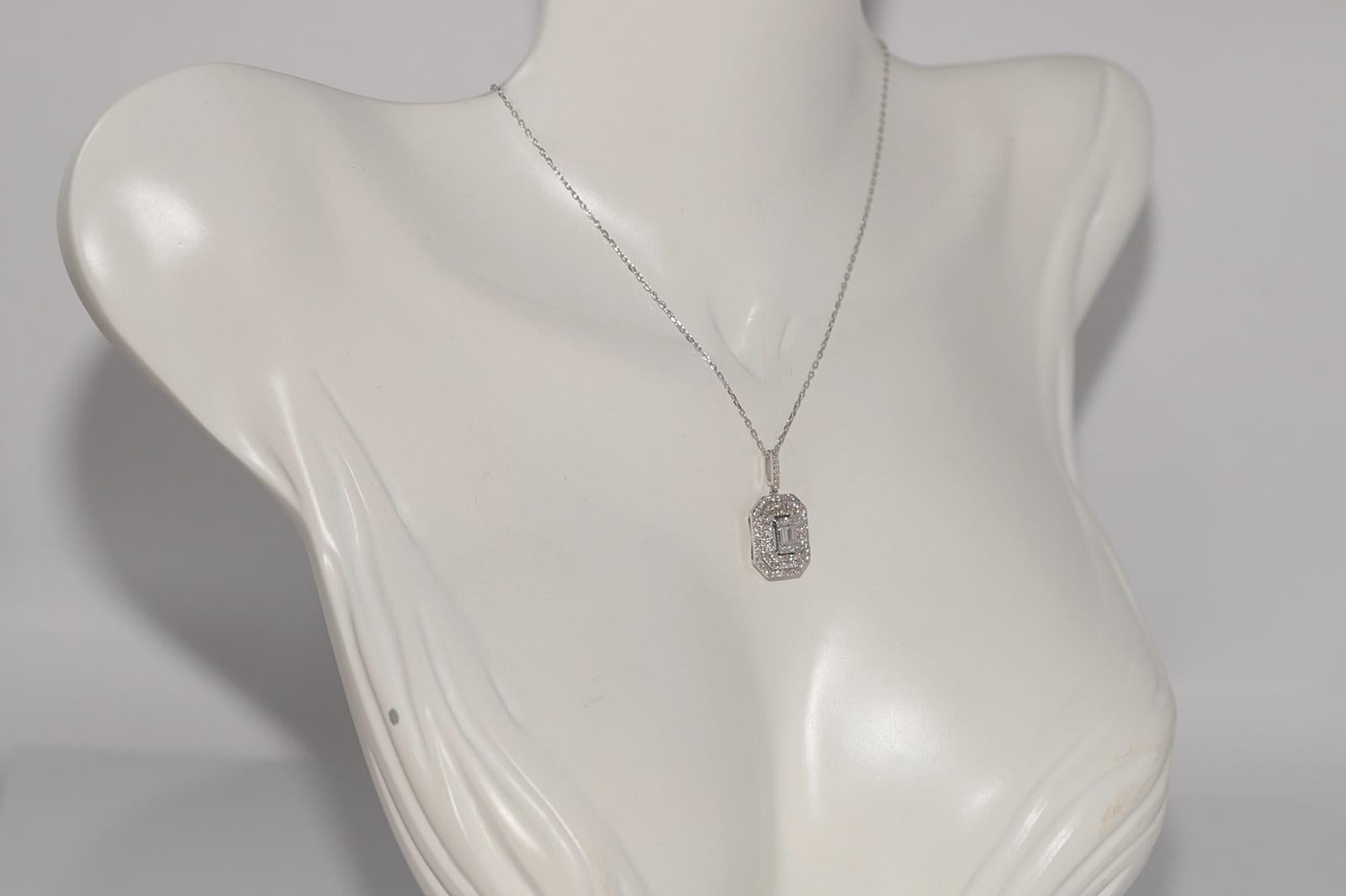 Collana con ciondolo decorato con diamanti naturali in oro 14k New Made In condizioni buone in vendita a Fatih/İstanbul, 34